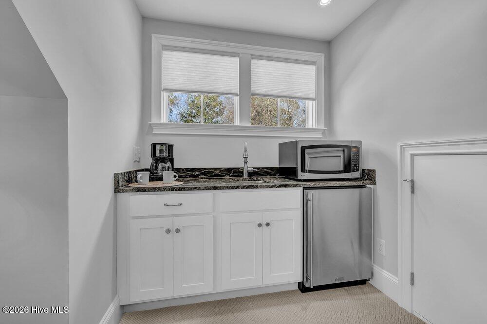 100563966 | Photo 43