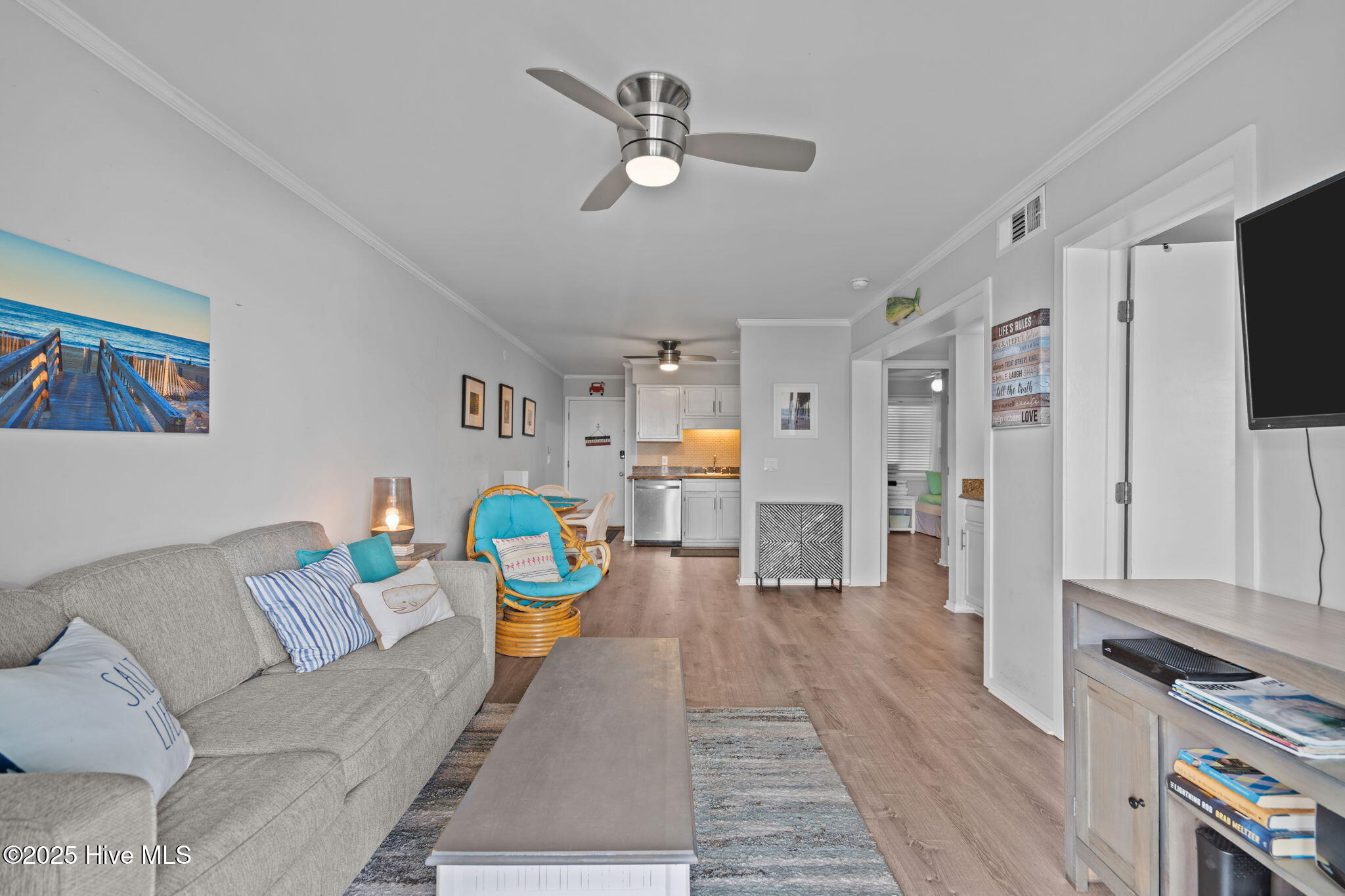 100546159 | Photo 16