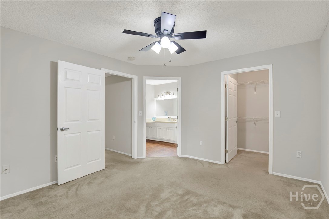 Primary with huge closet and en-suite