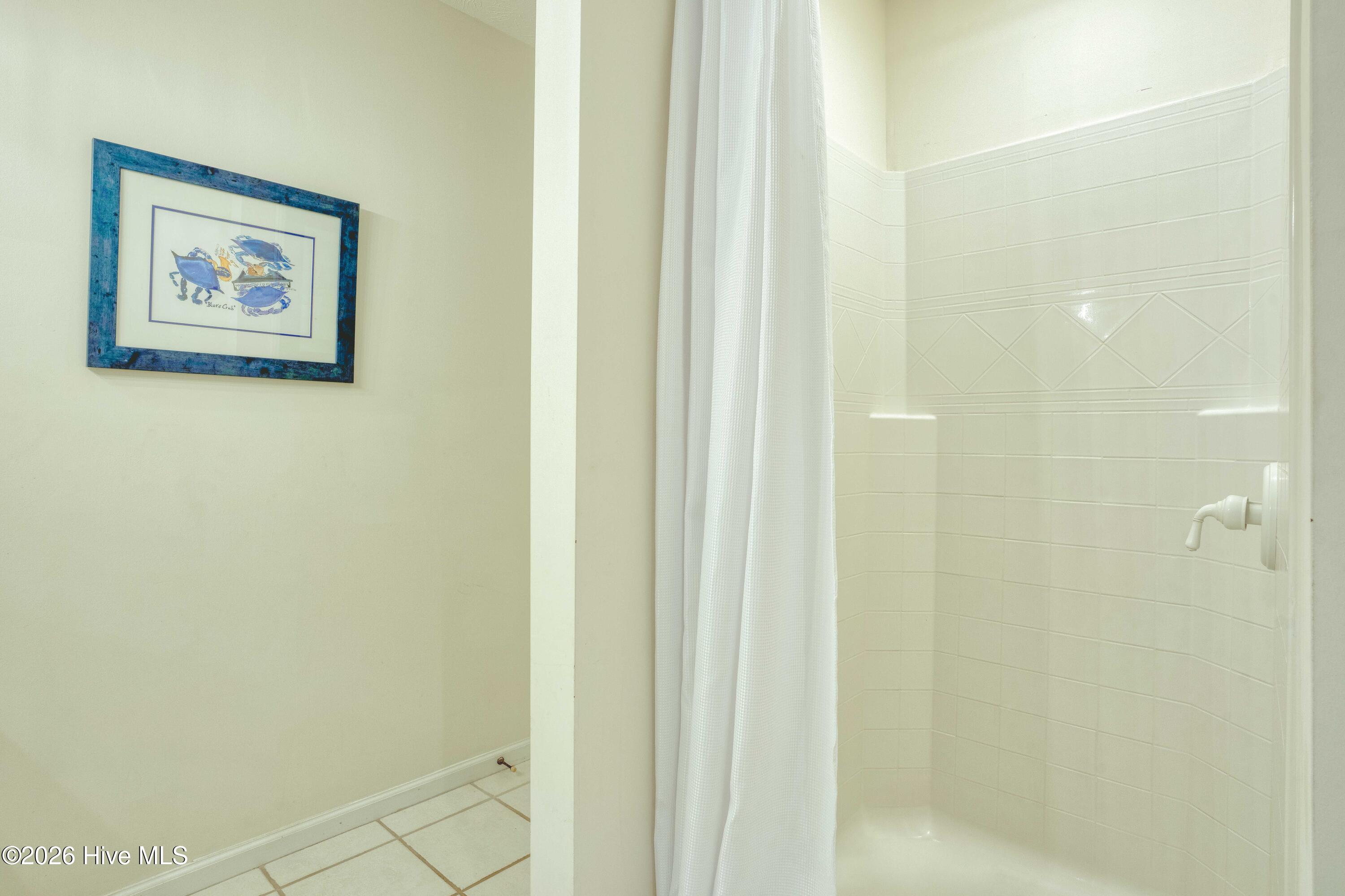 100524182 | Photo 42