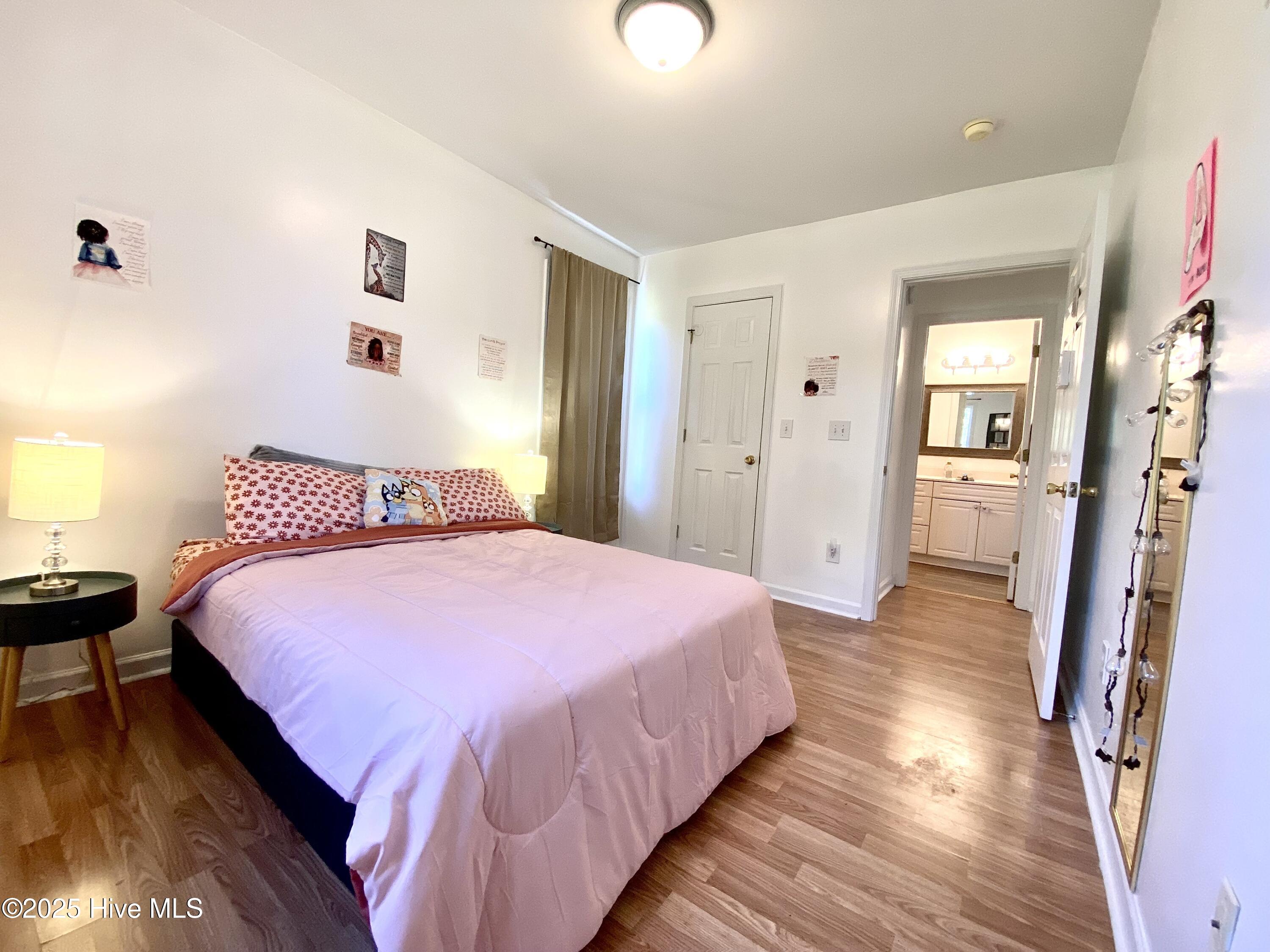 100516282 | Photo 23