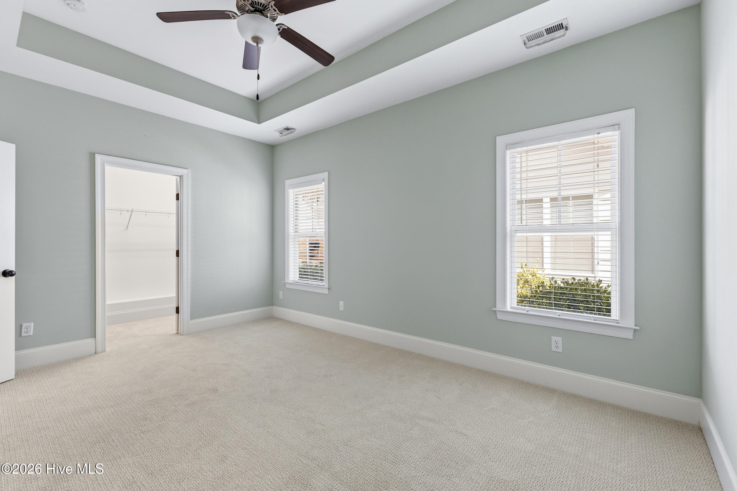 100548579 | Photo 13