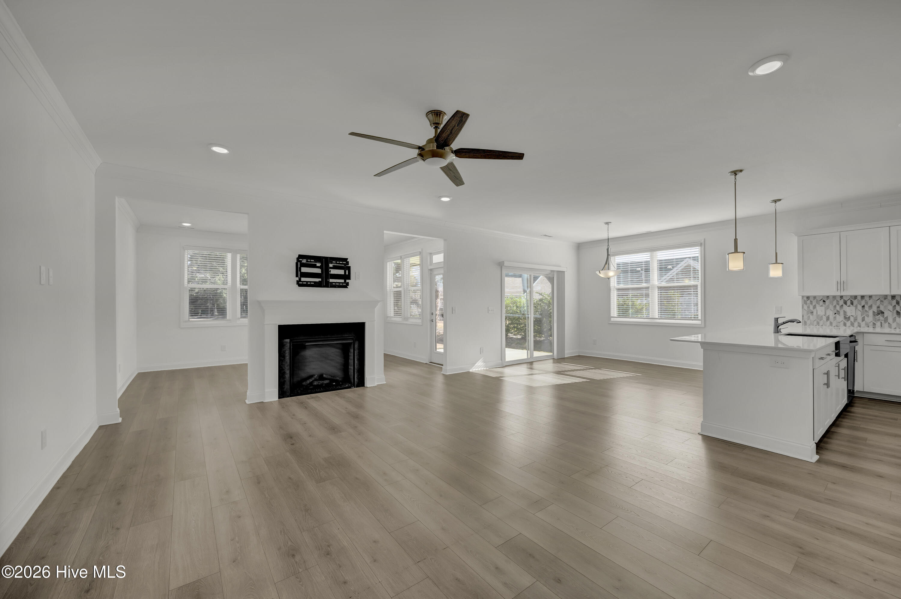 100548417 | Photo 10