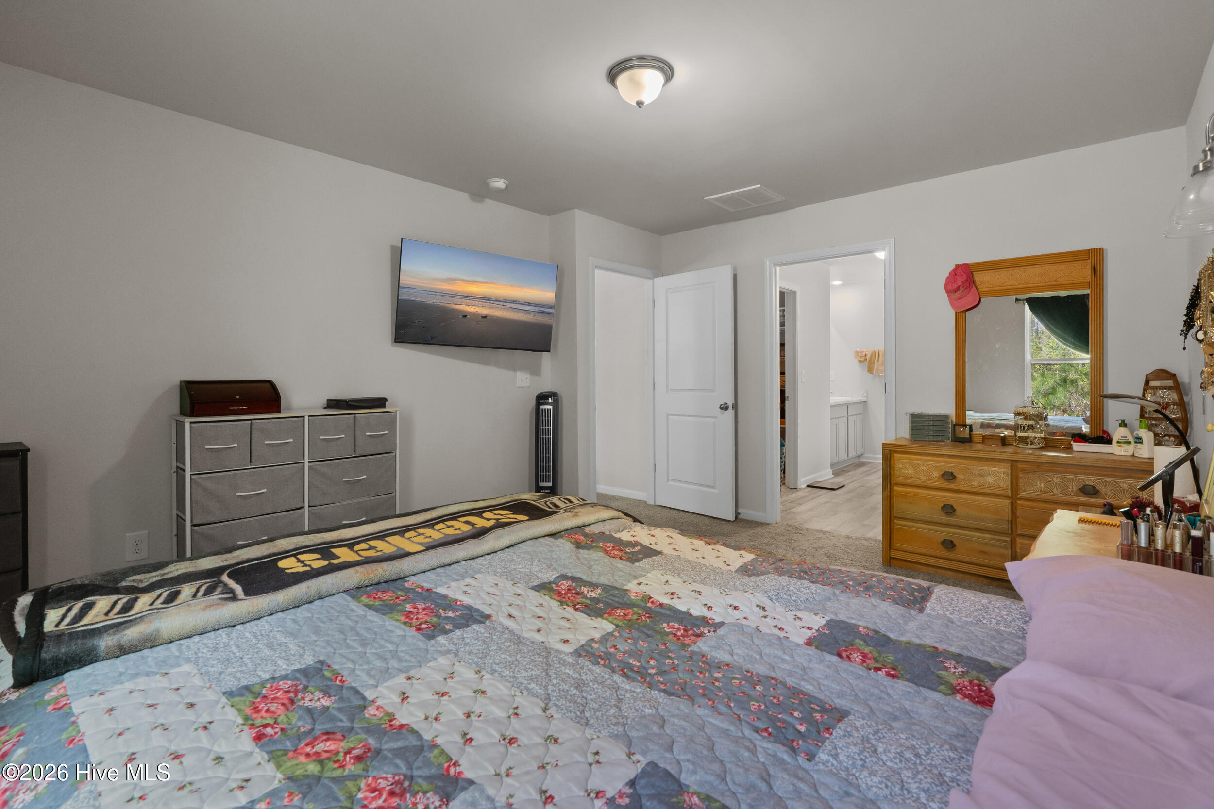 100563374 | Photo 18