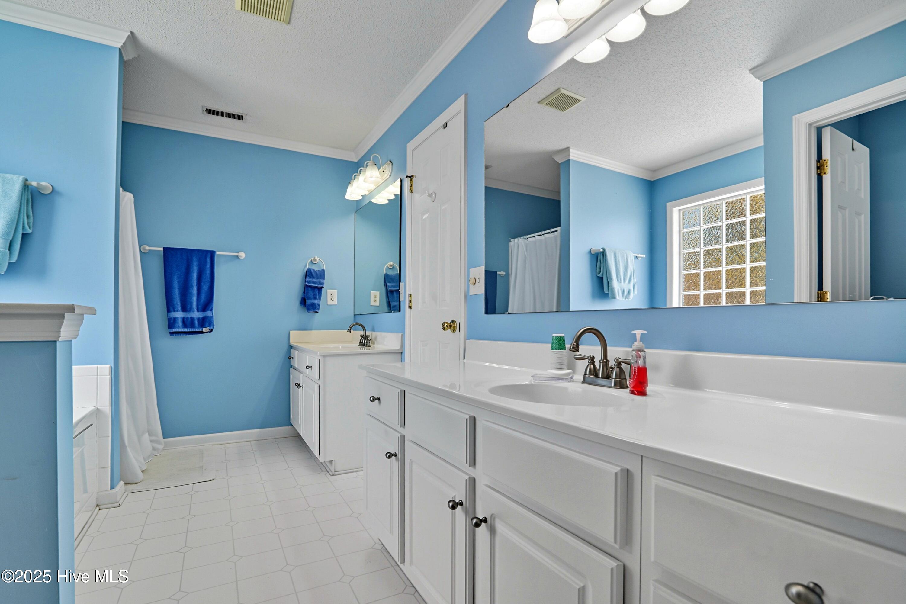 100532485 | Photo 23