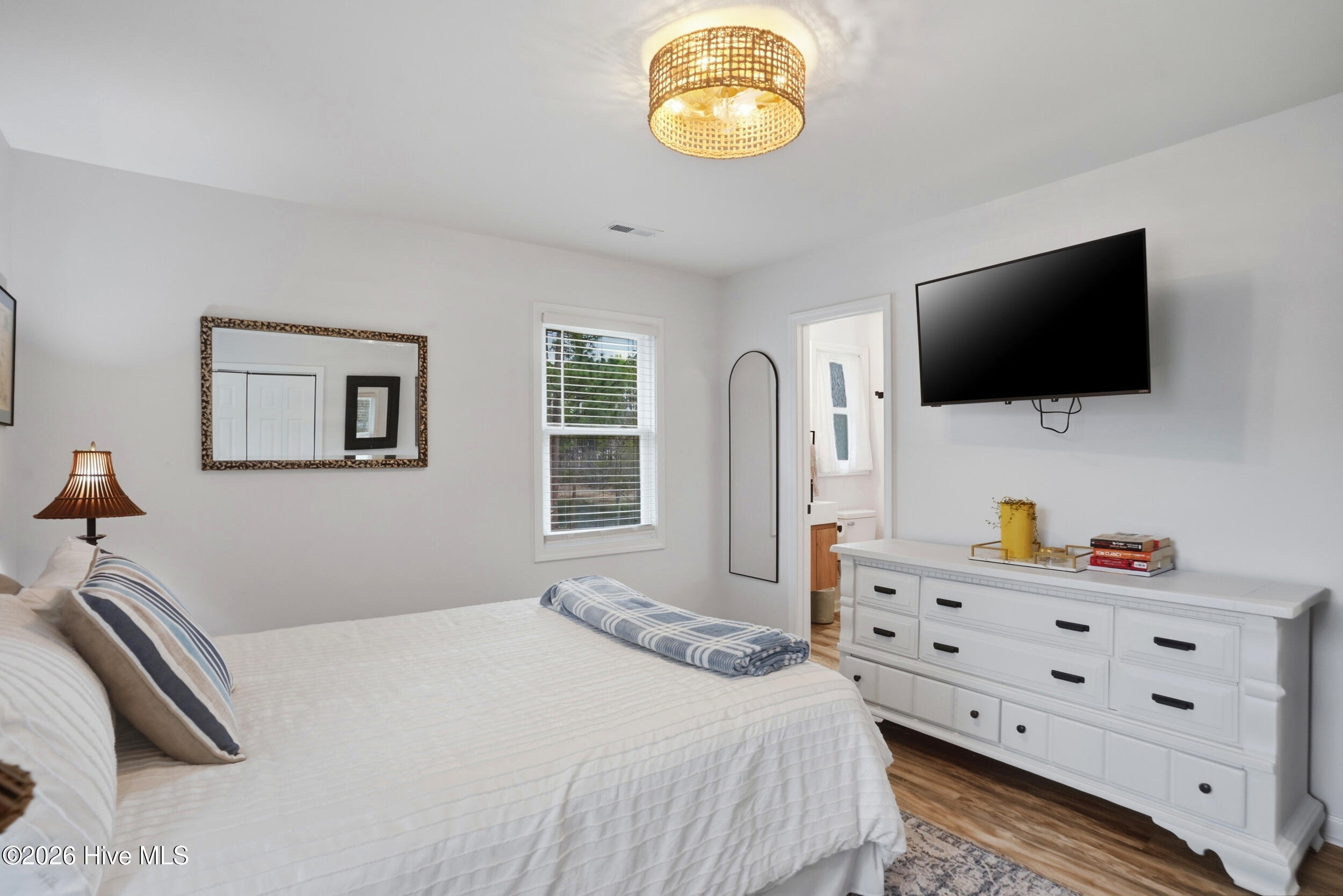 100561459 | Photo 10