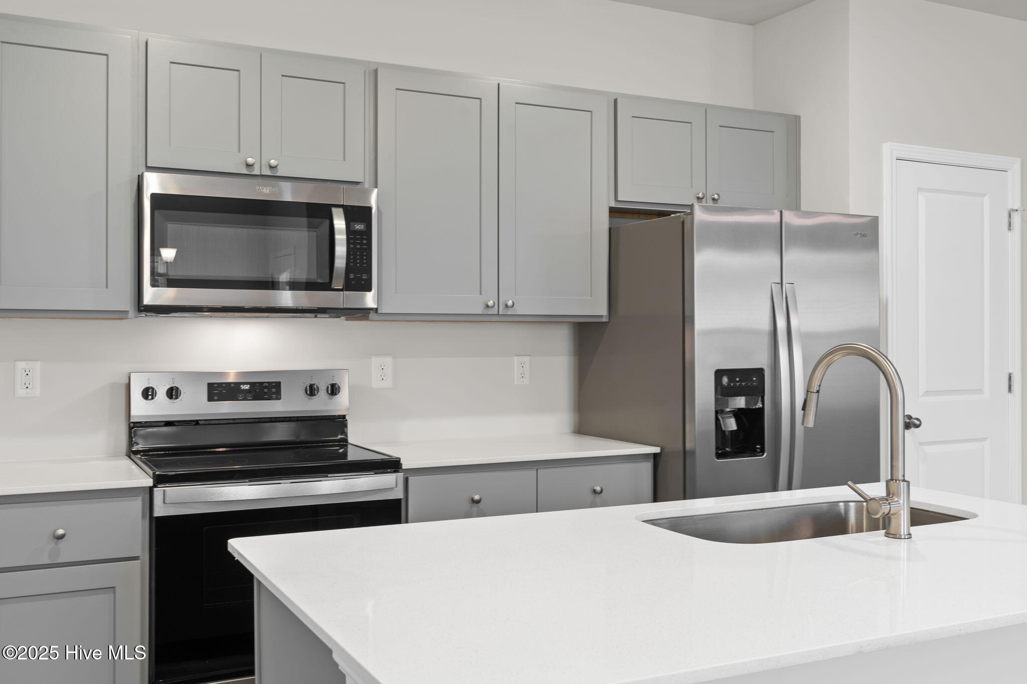 100545841 | Photo 19