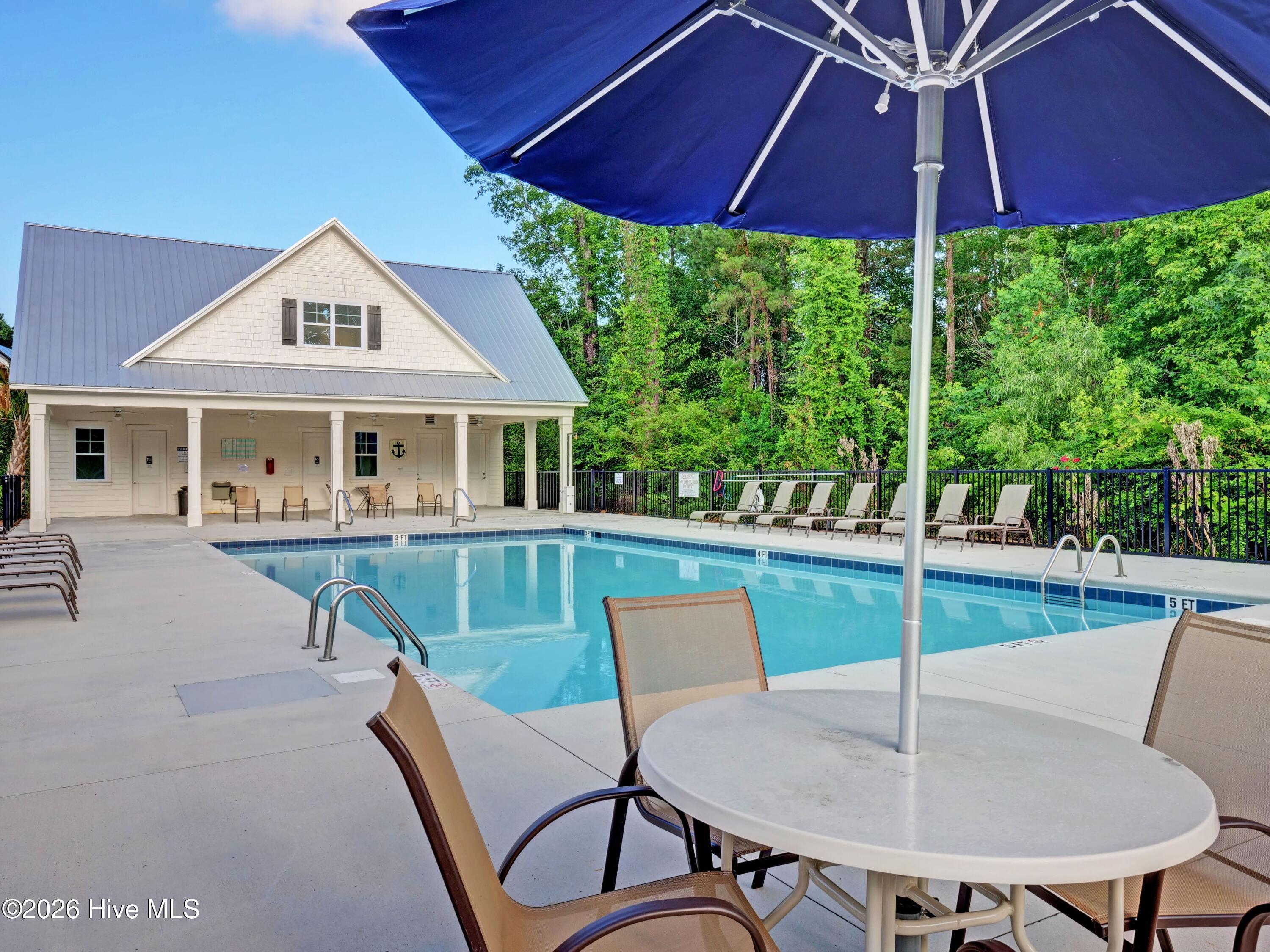 100567023 | Photo 34