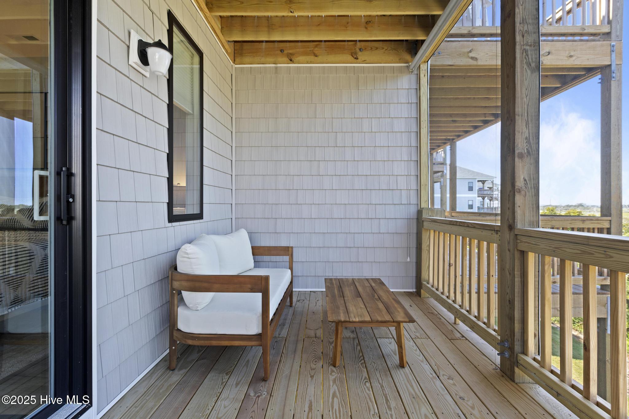 100533799 | Photo 25