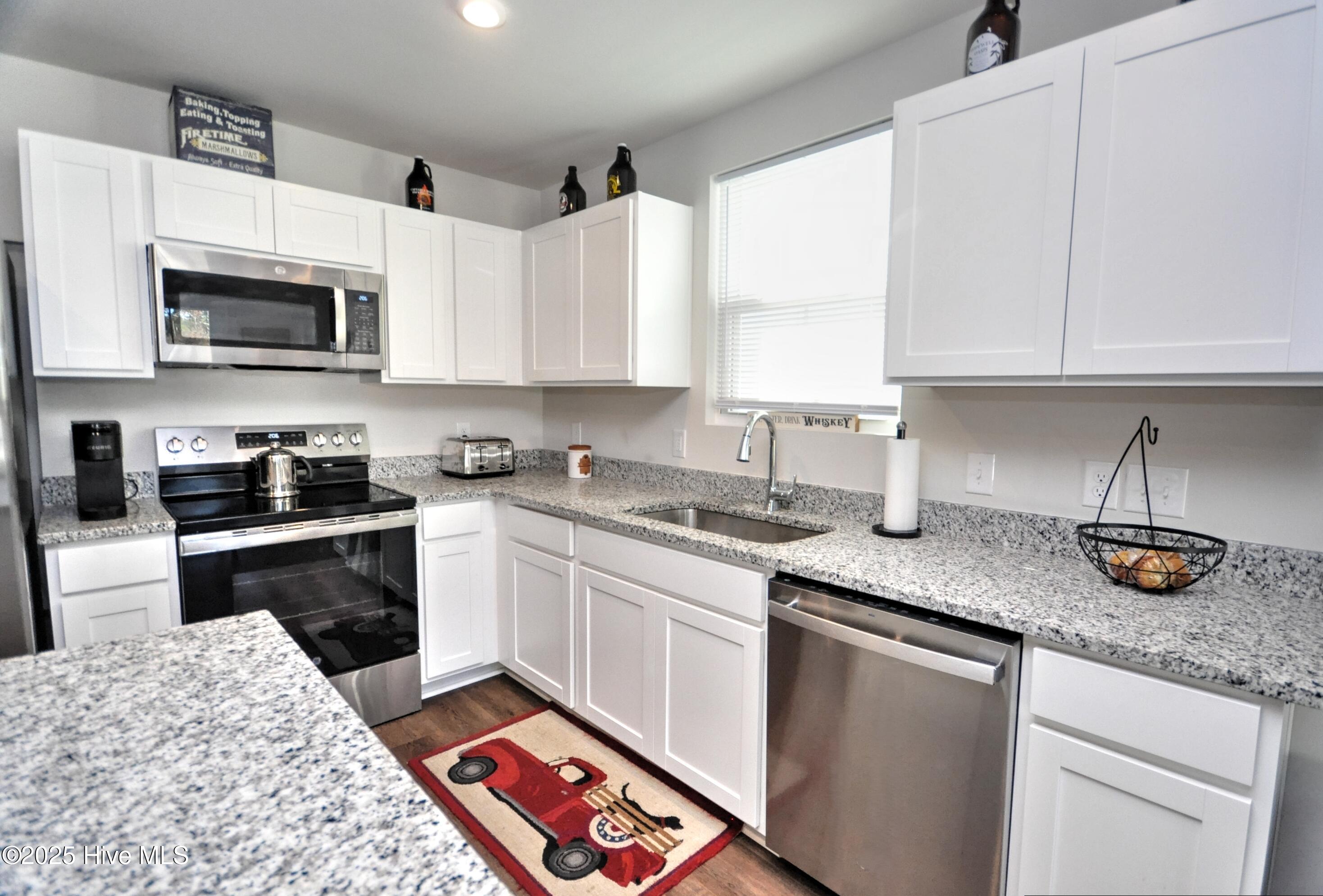 100542136 | Photo 11