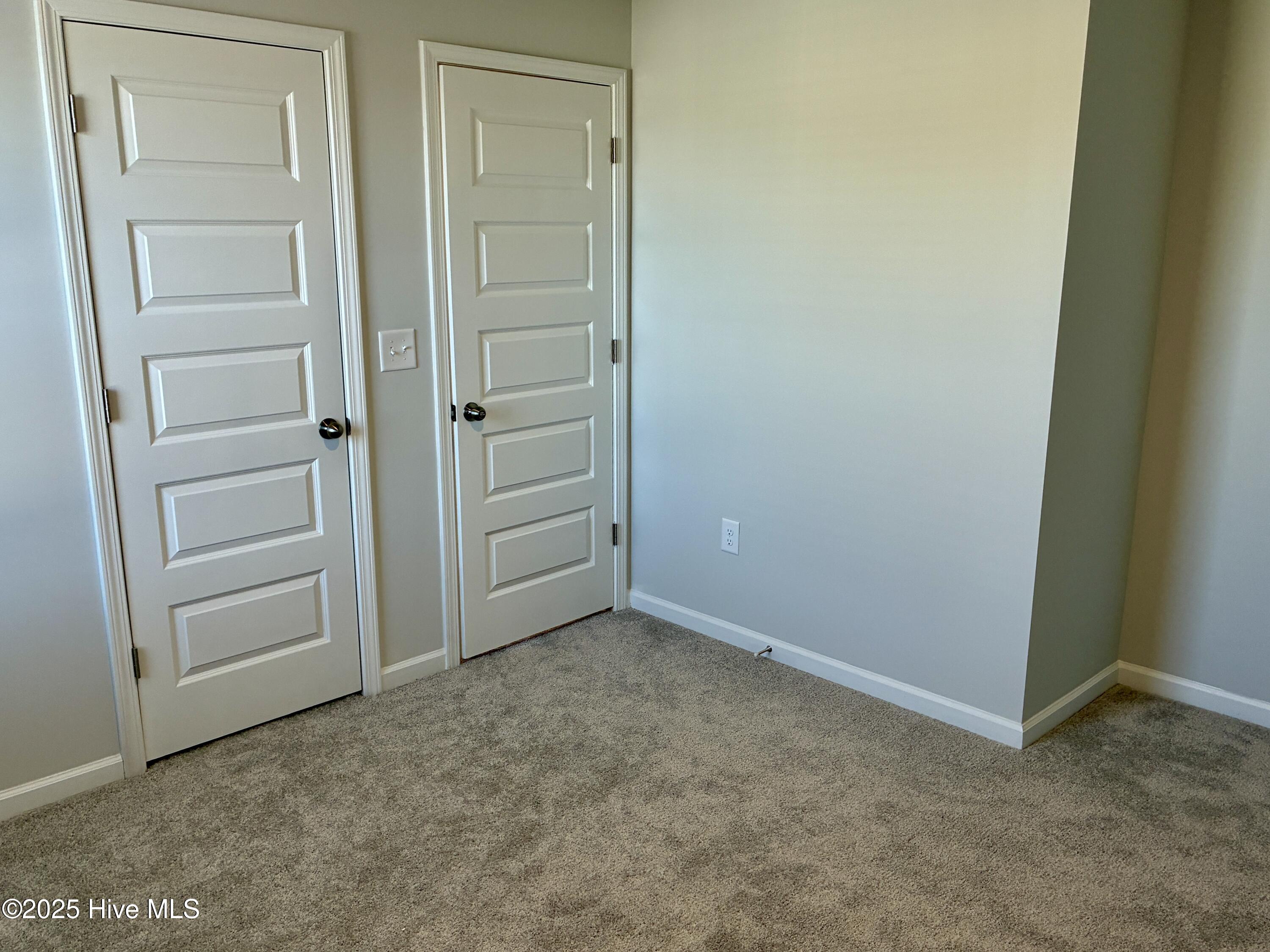 100569016 | Photo 41