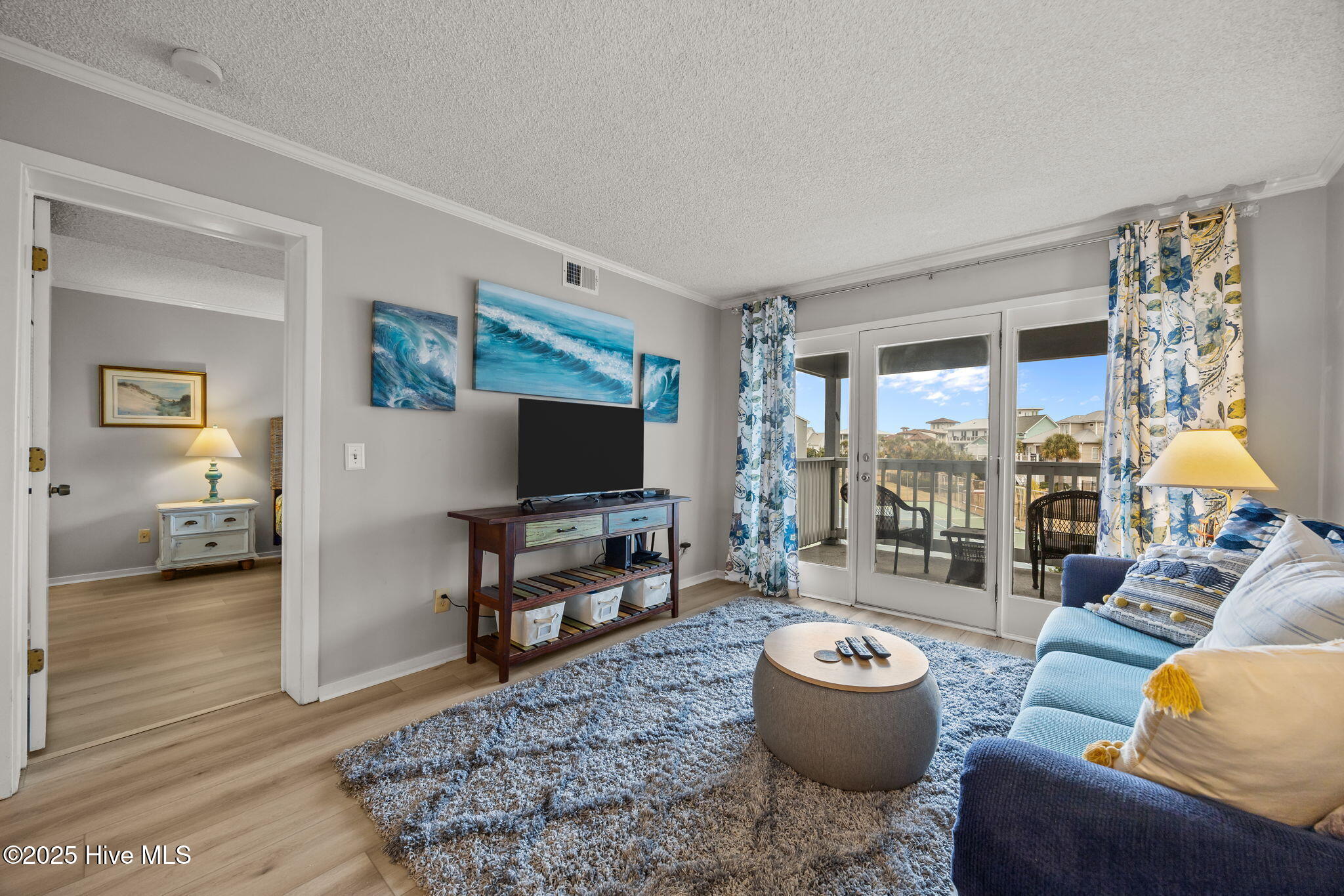 100548198 | Photo 12