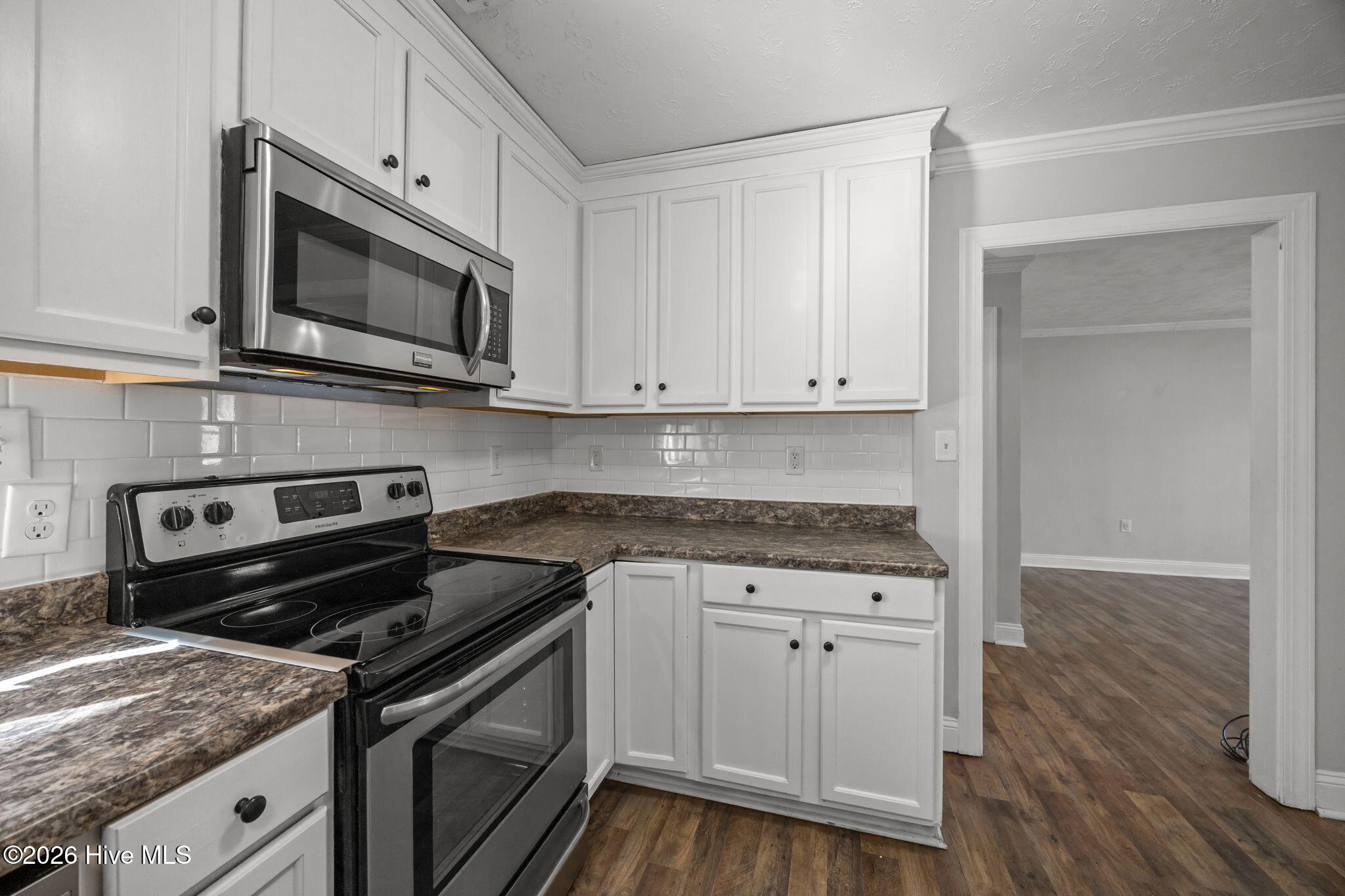 100555962 | Photo 14