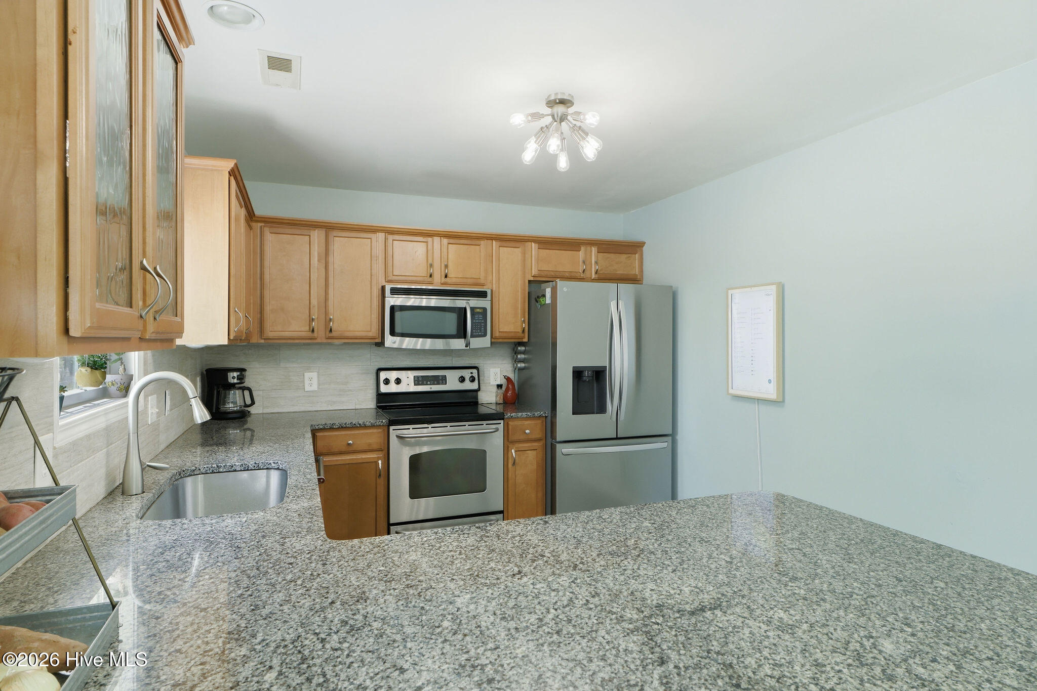 100565311 | Photo 19