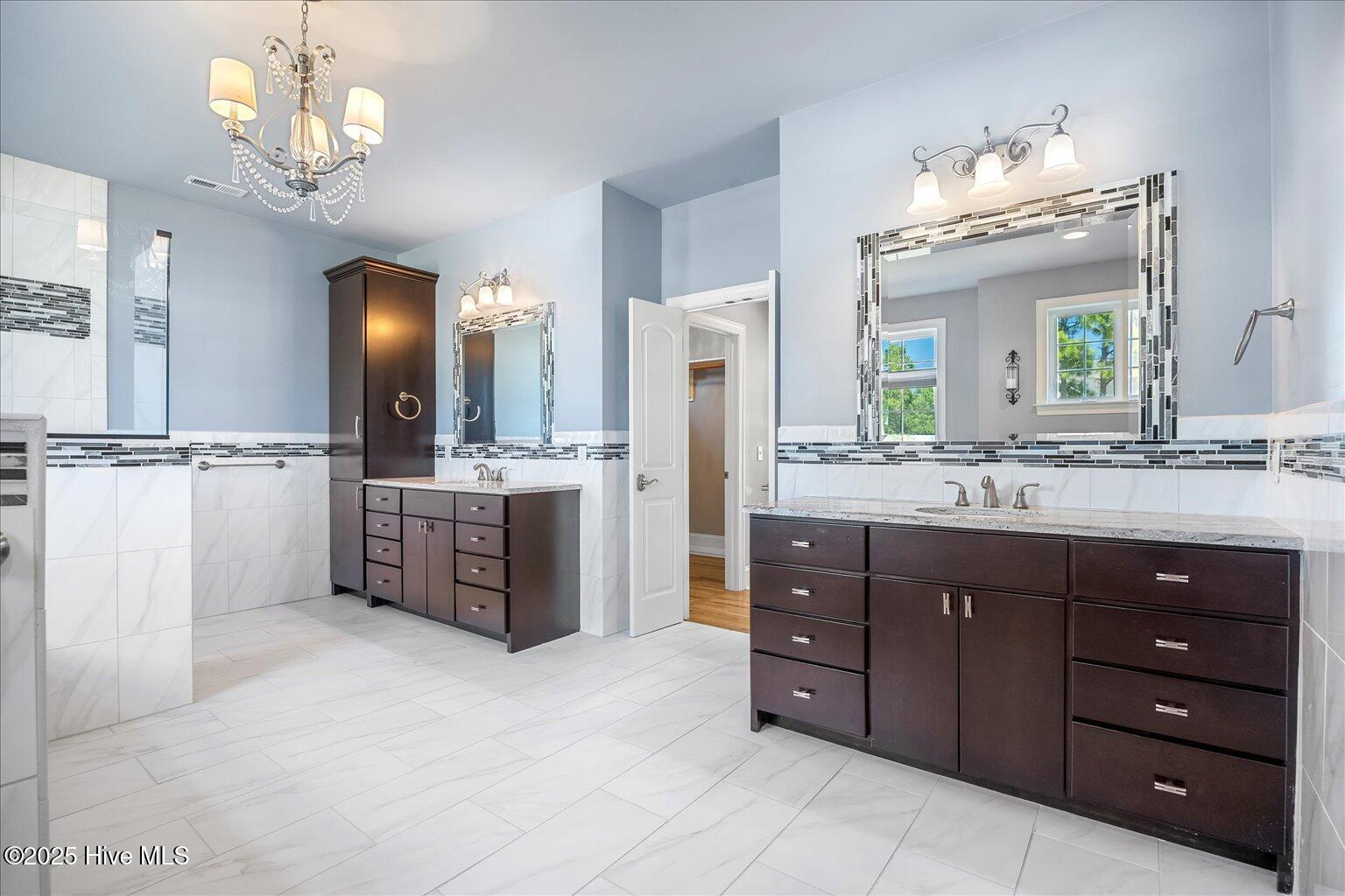 100529543 | Photo 18