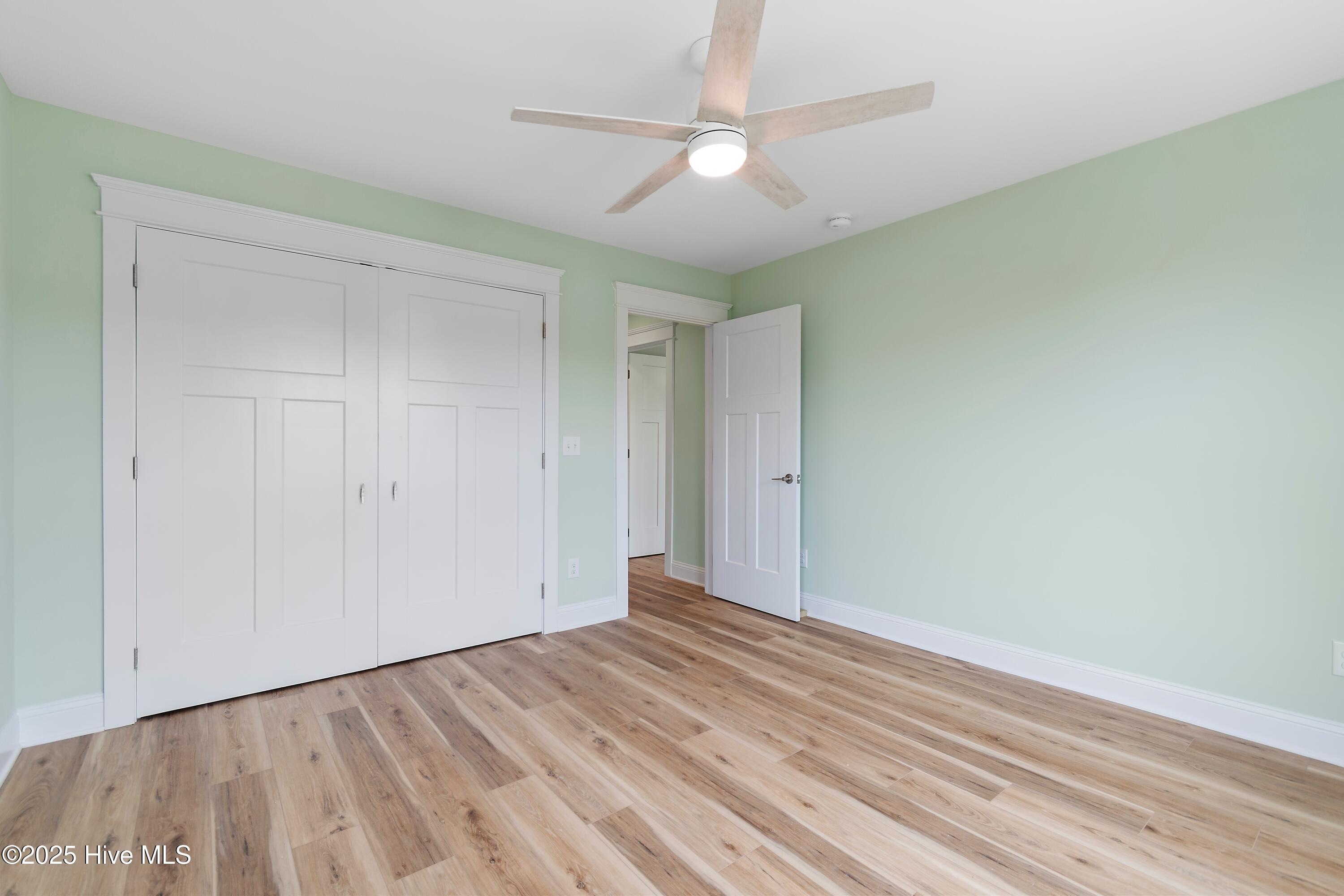 100549252 | Photo 53