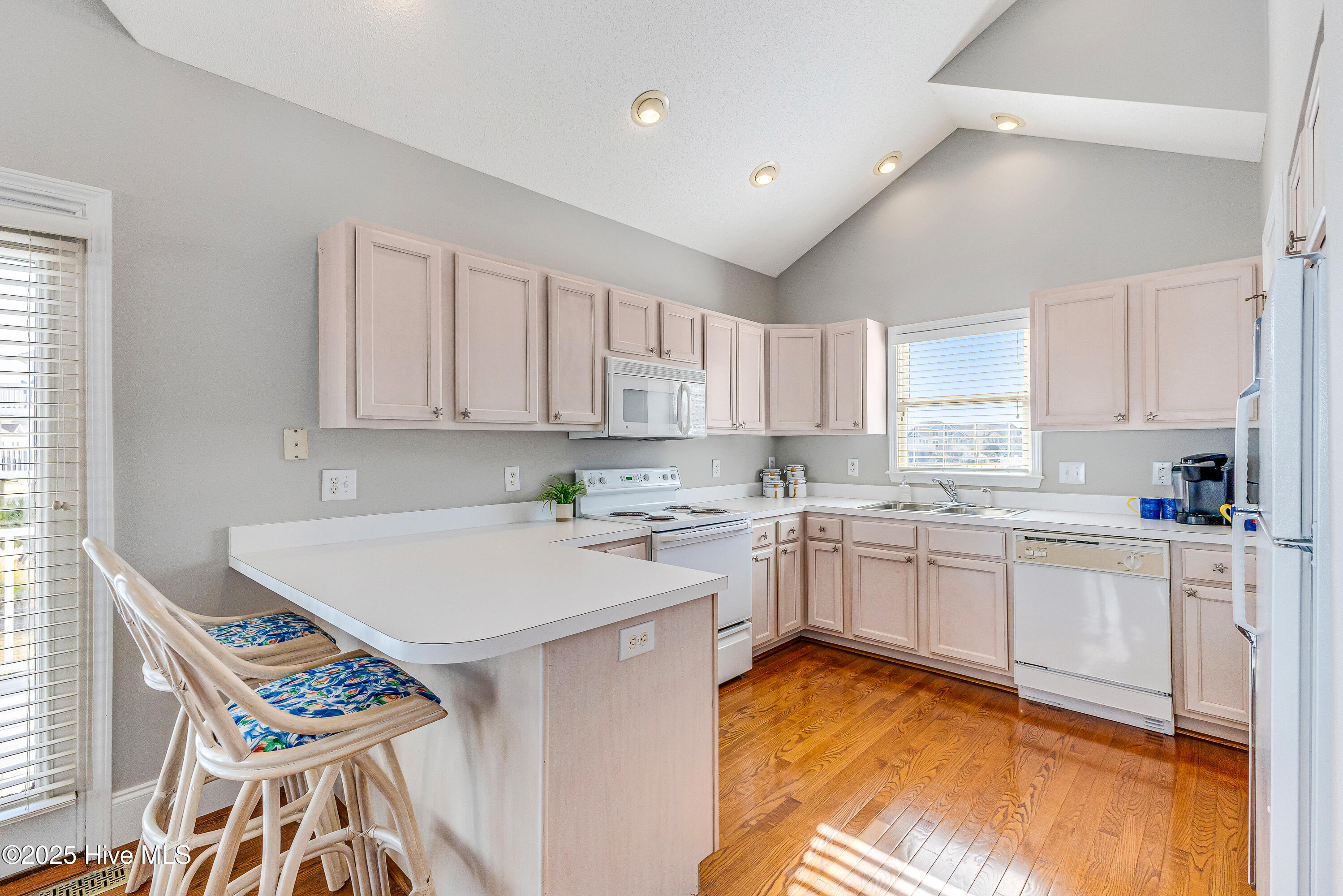 100522444 | Photo 21