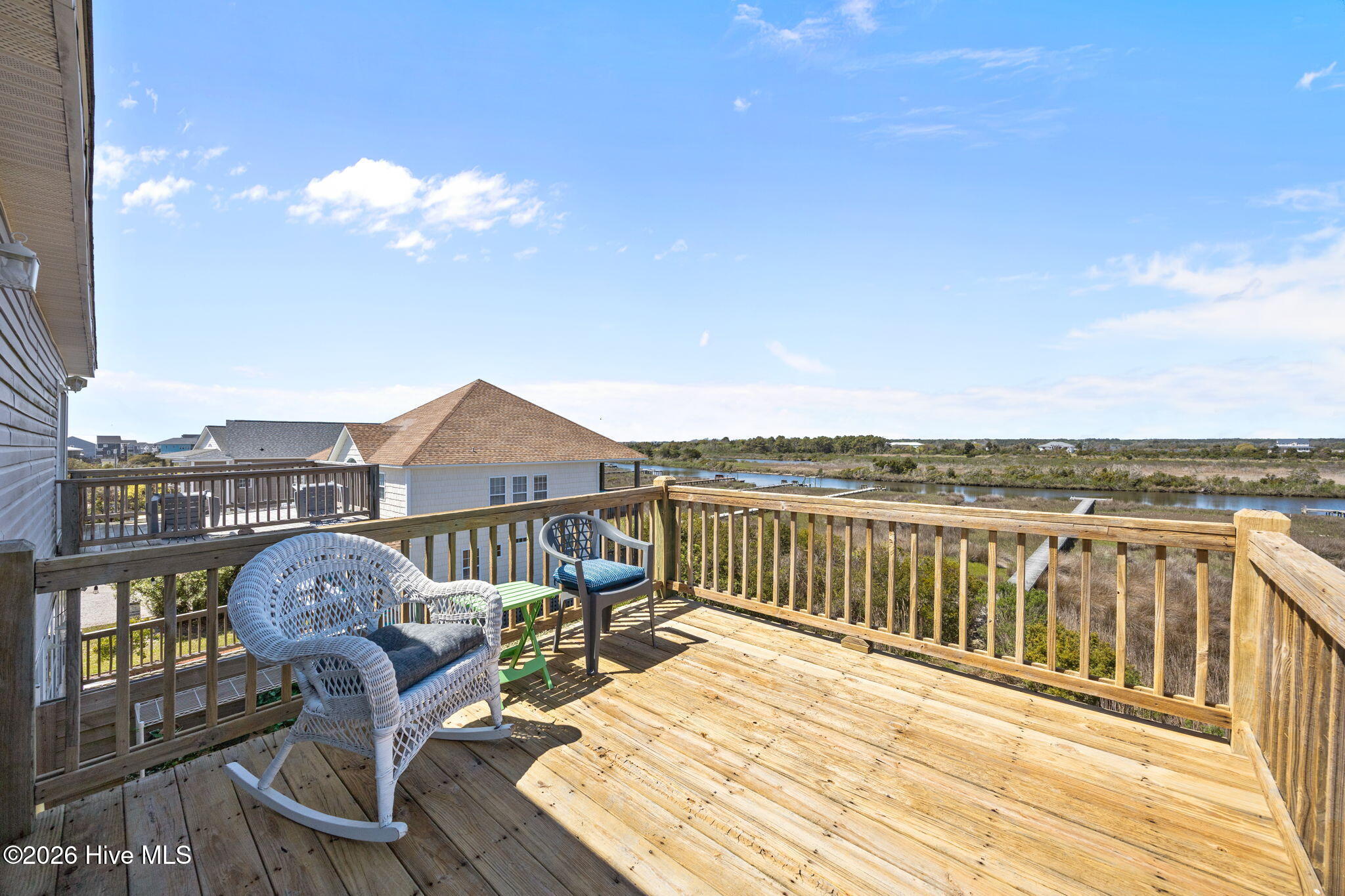 100564989 | Photo 37