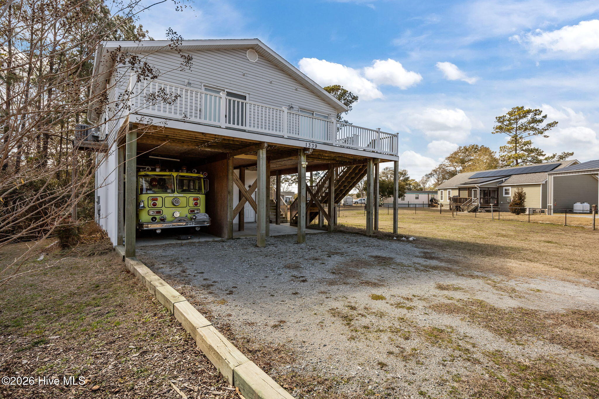 100555890 | Photo 36