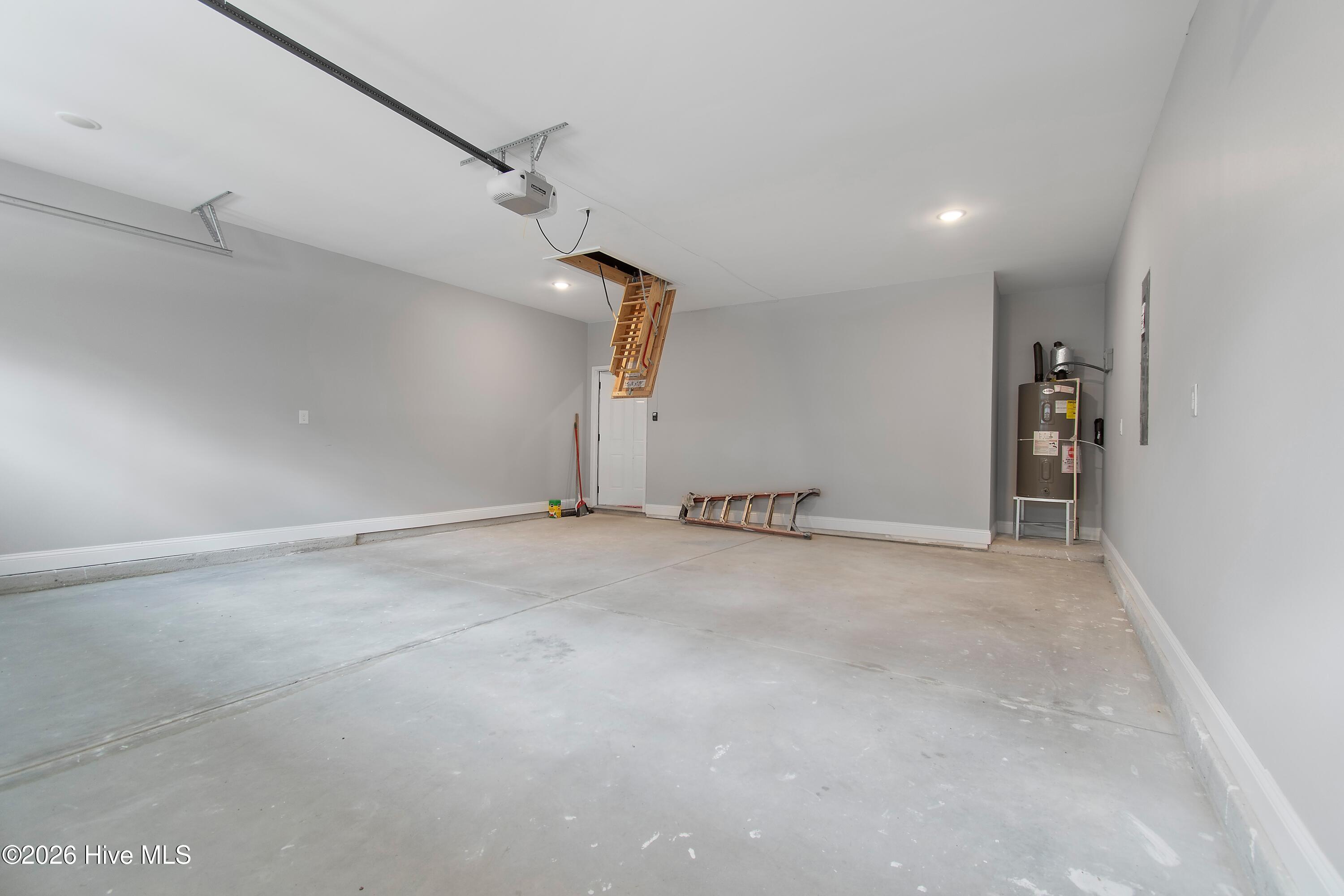 100563159 | Photo 23