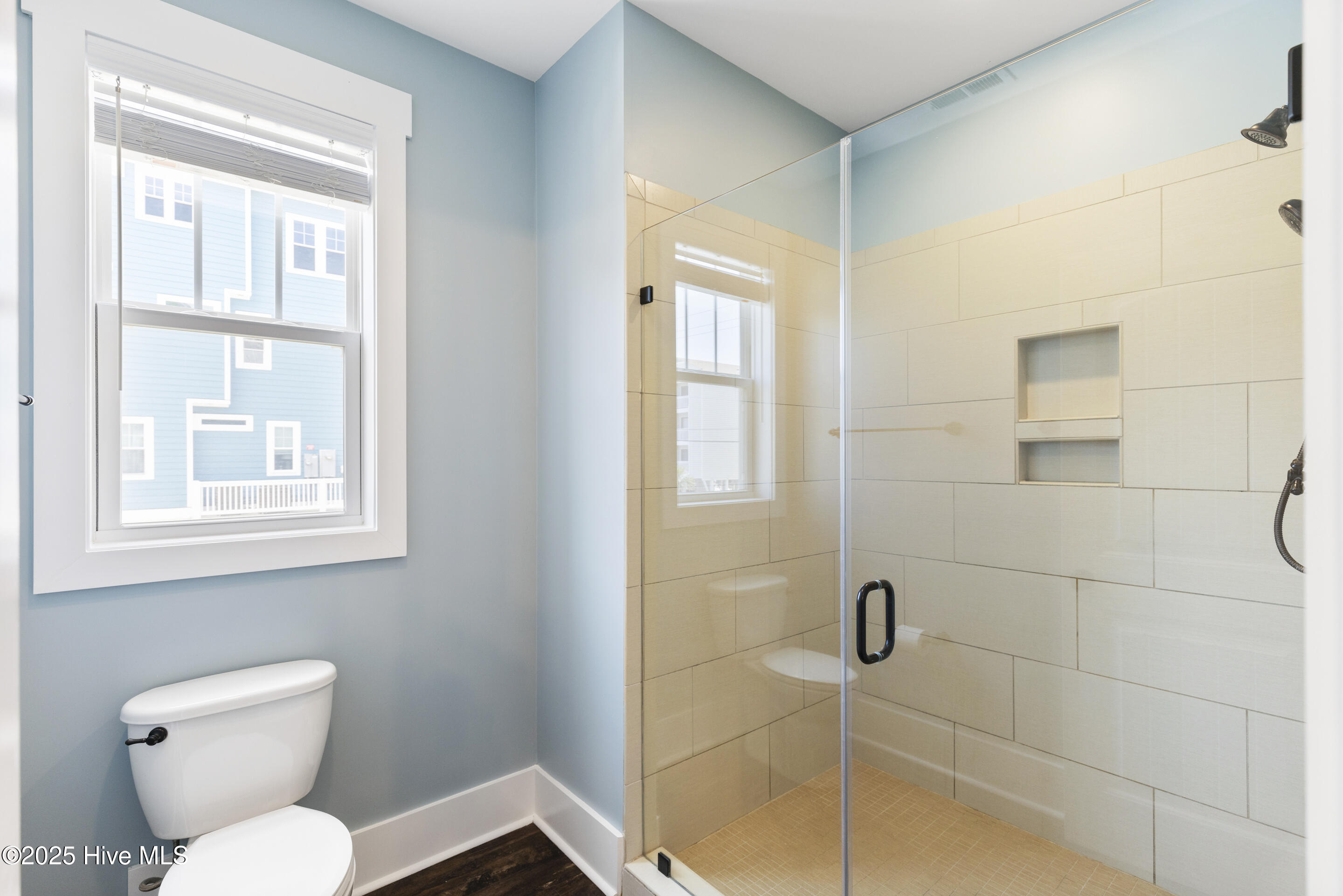 100546284 | Photo 19