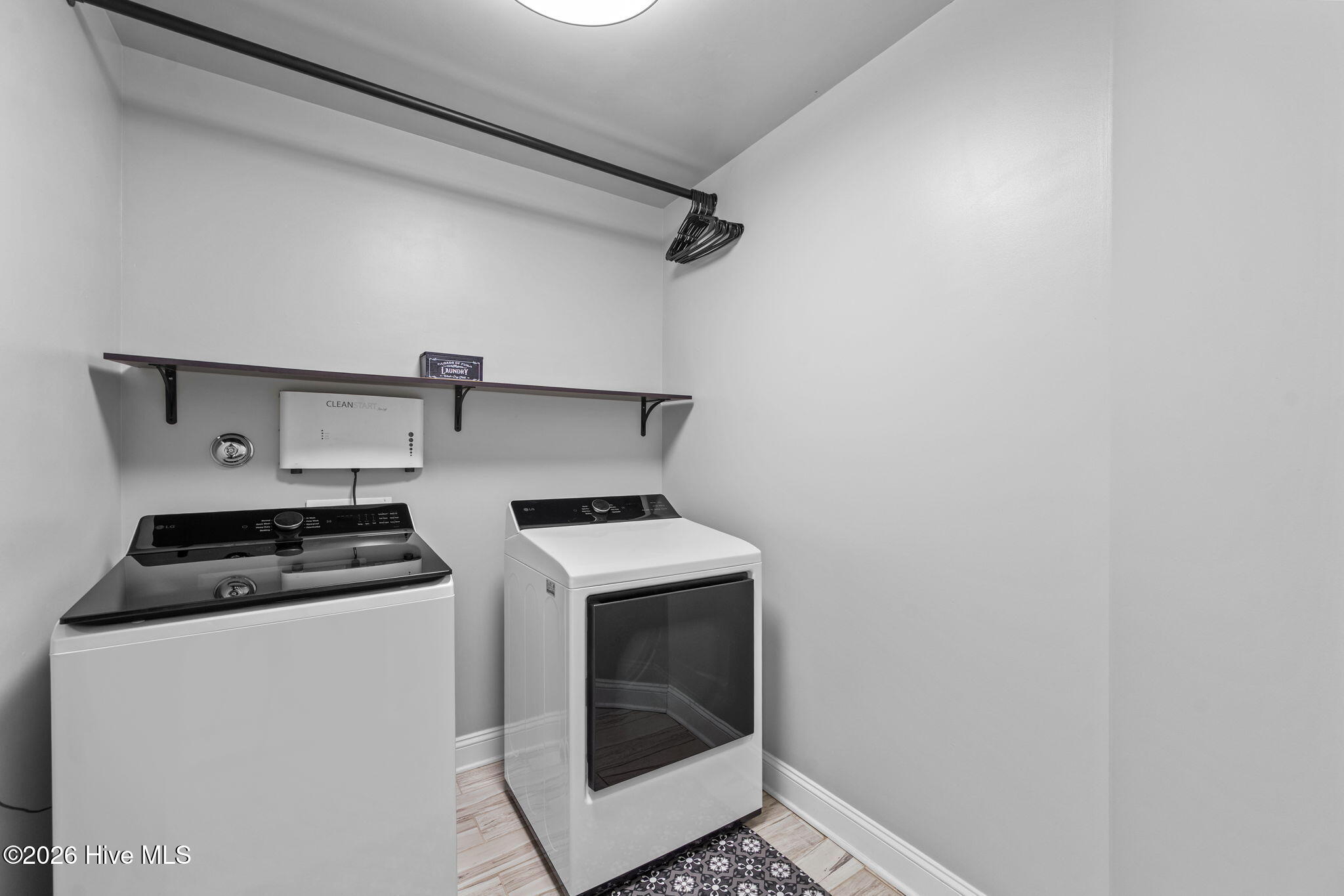 100547738 | Photo 36