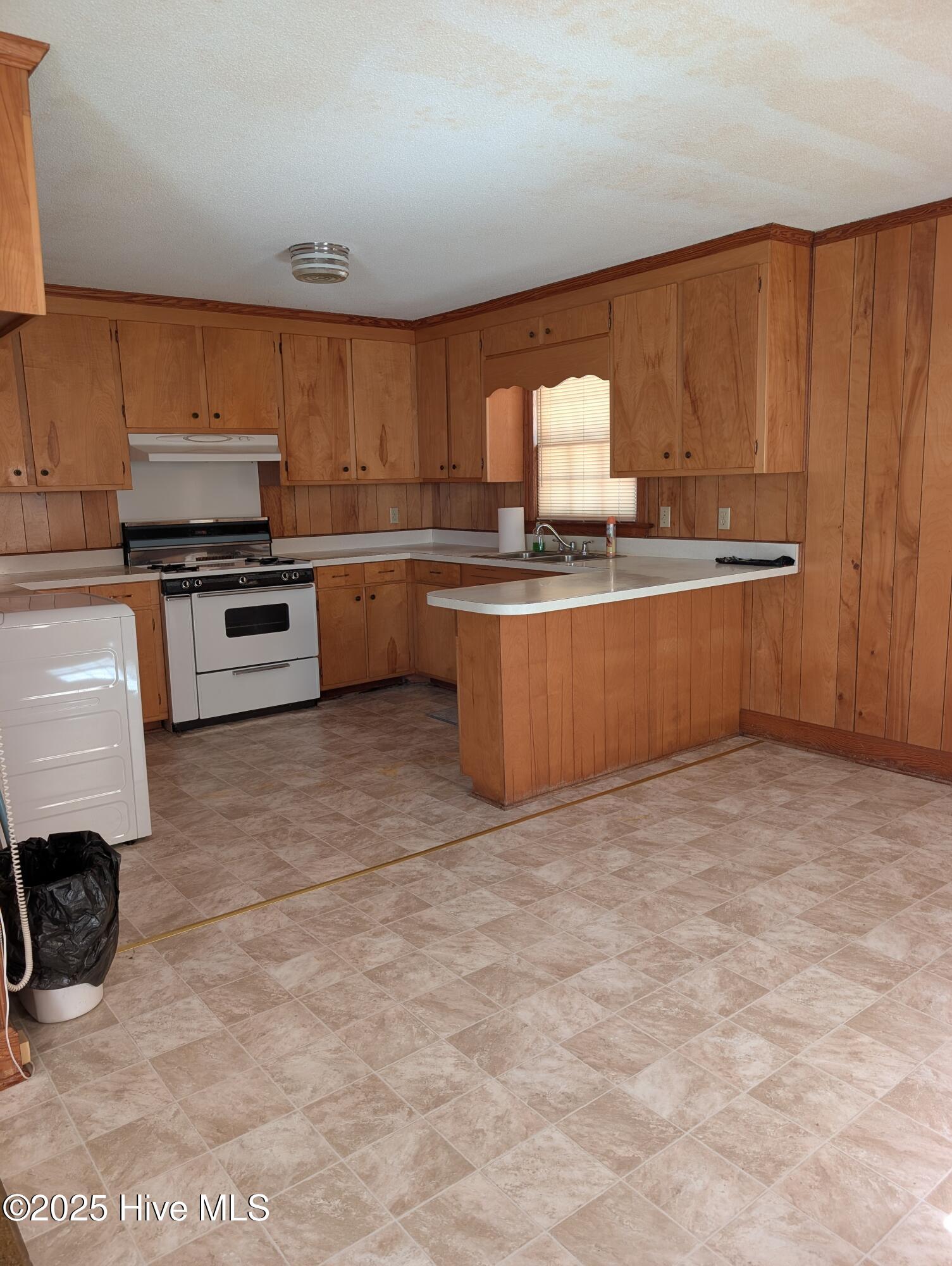 3300 Nash St. N (12)