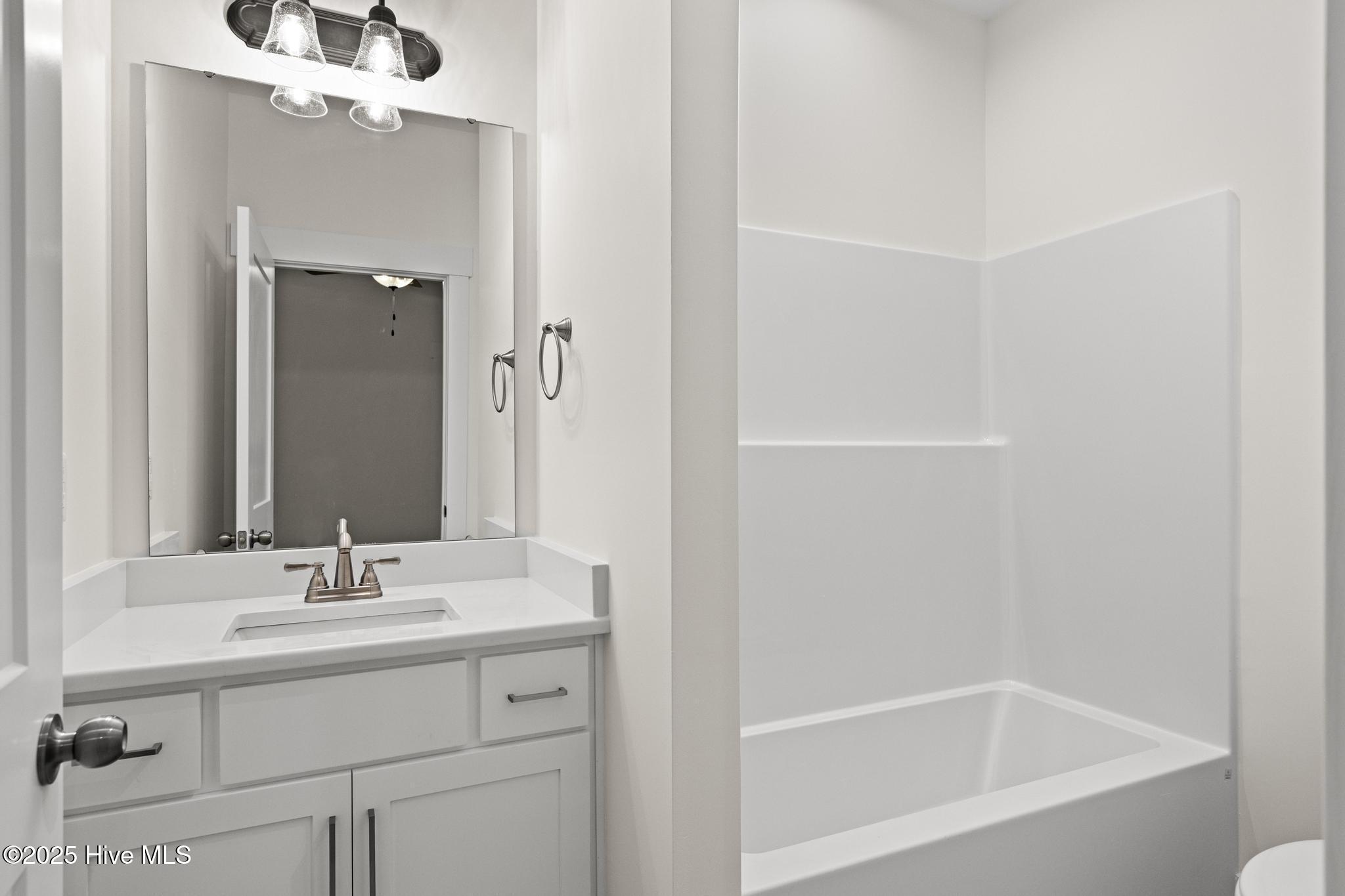 100528872 | Photo 27