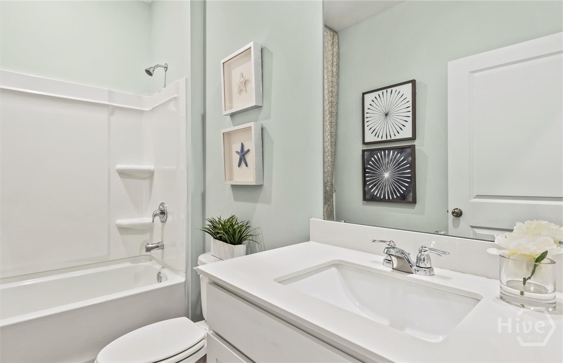 Pictures, photographs, colors, features, and sizes