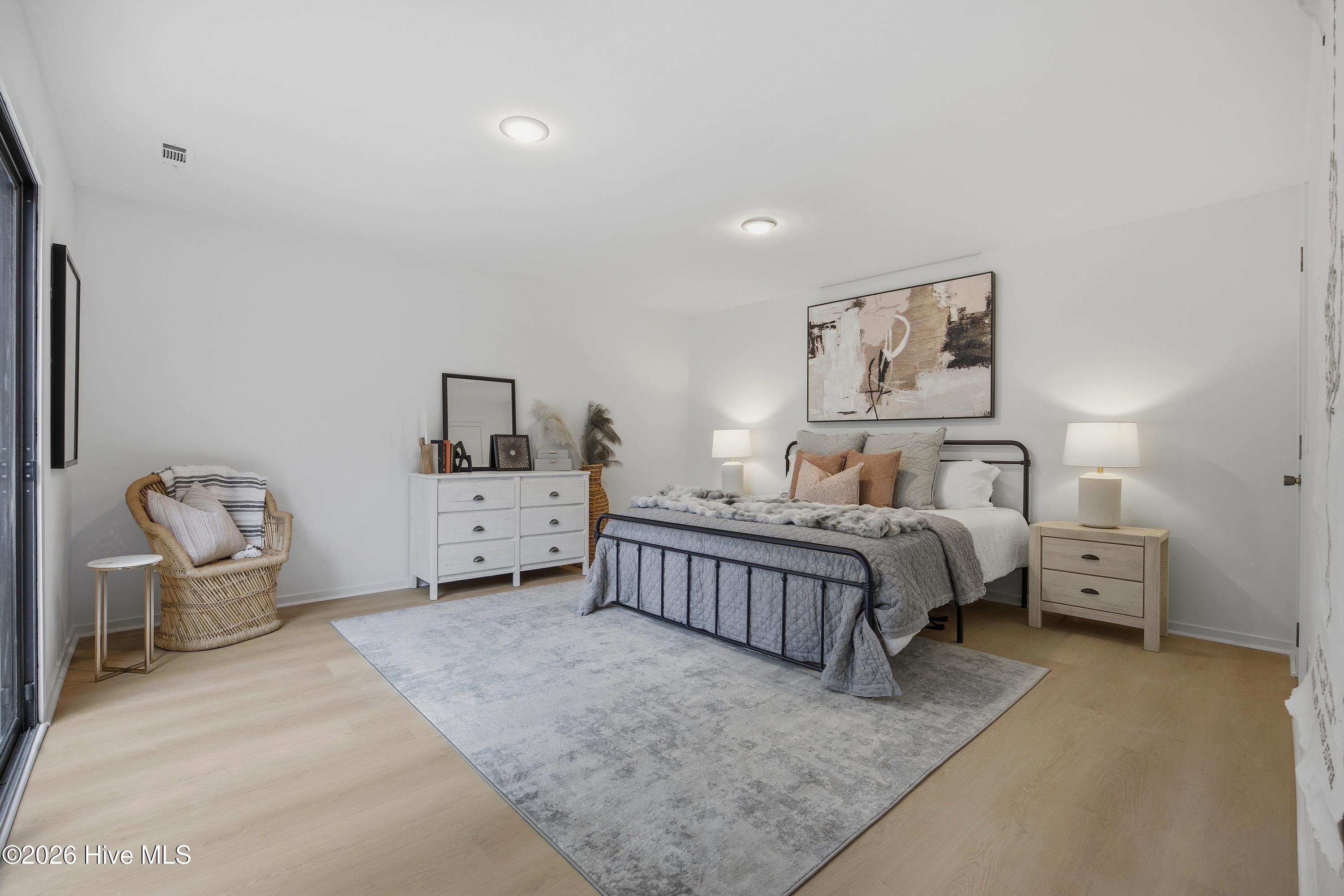 100554206 | Photo 10