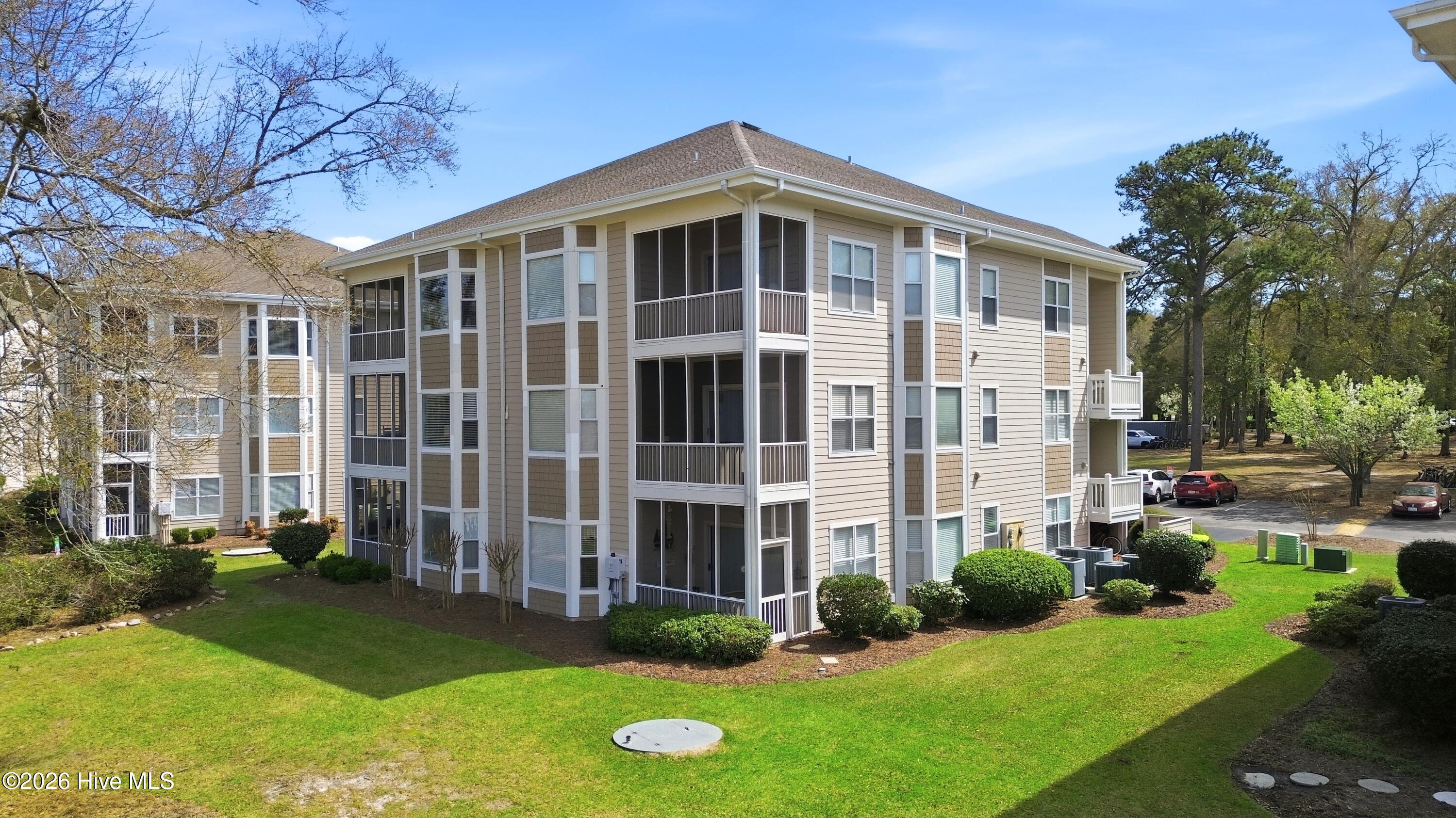 100561892 | Photo 56