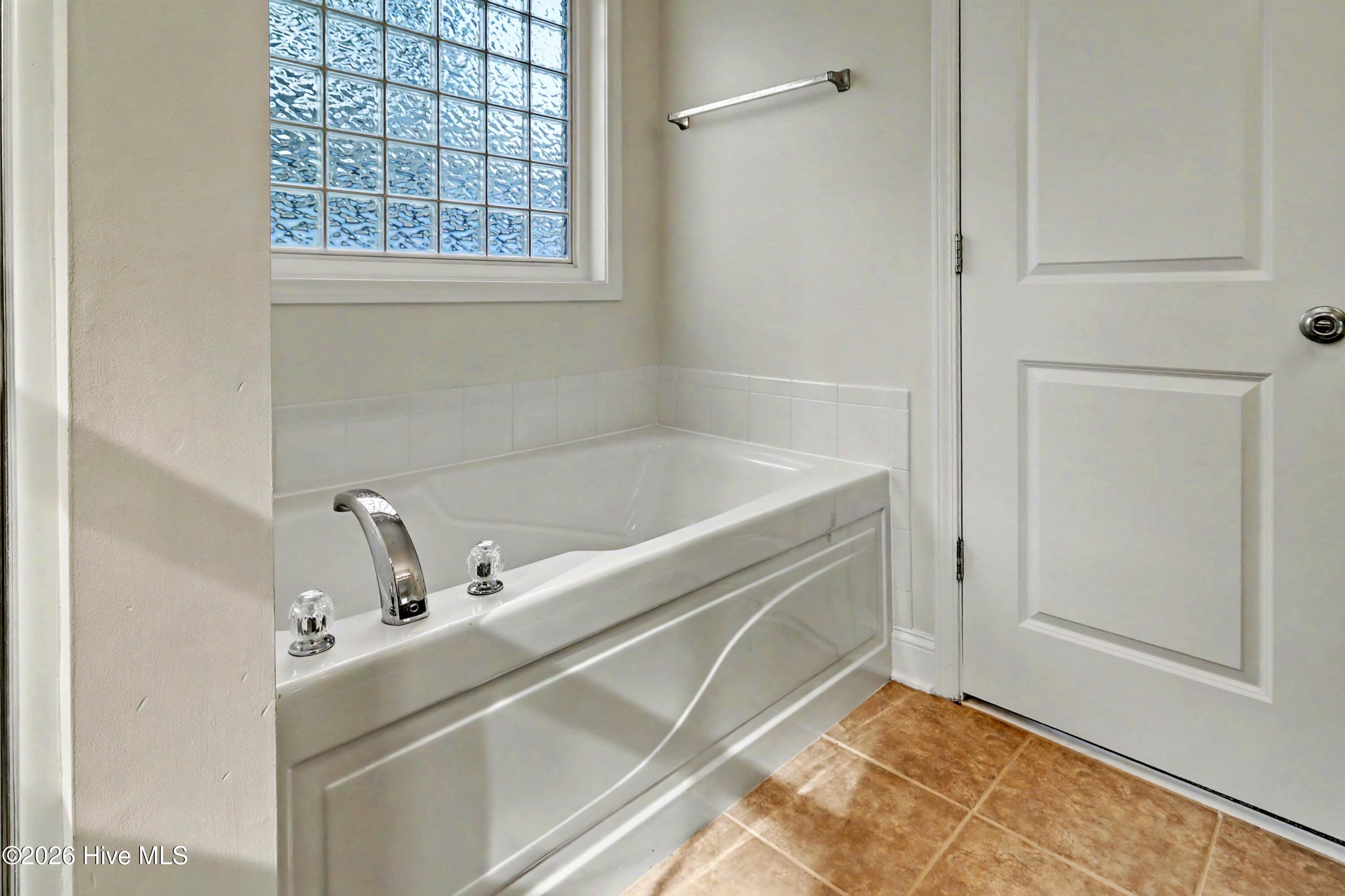 100562113 | Photo 22