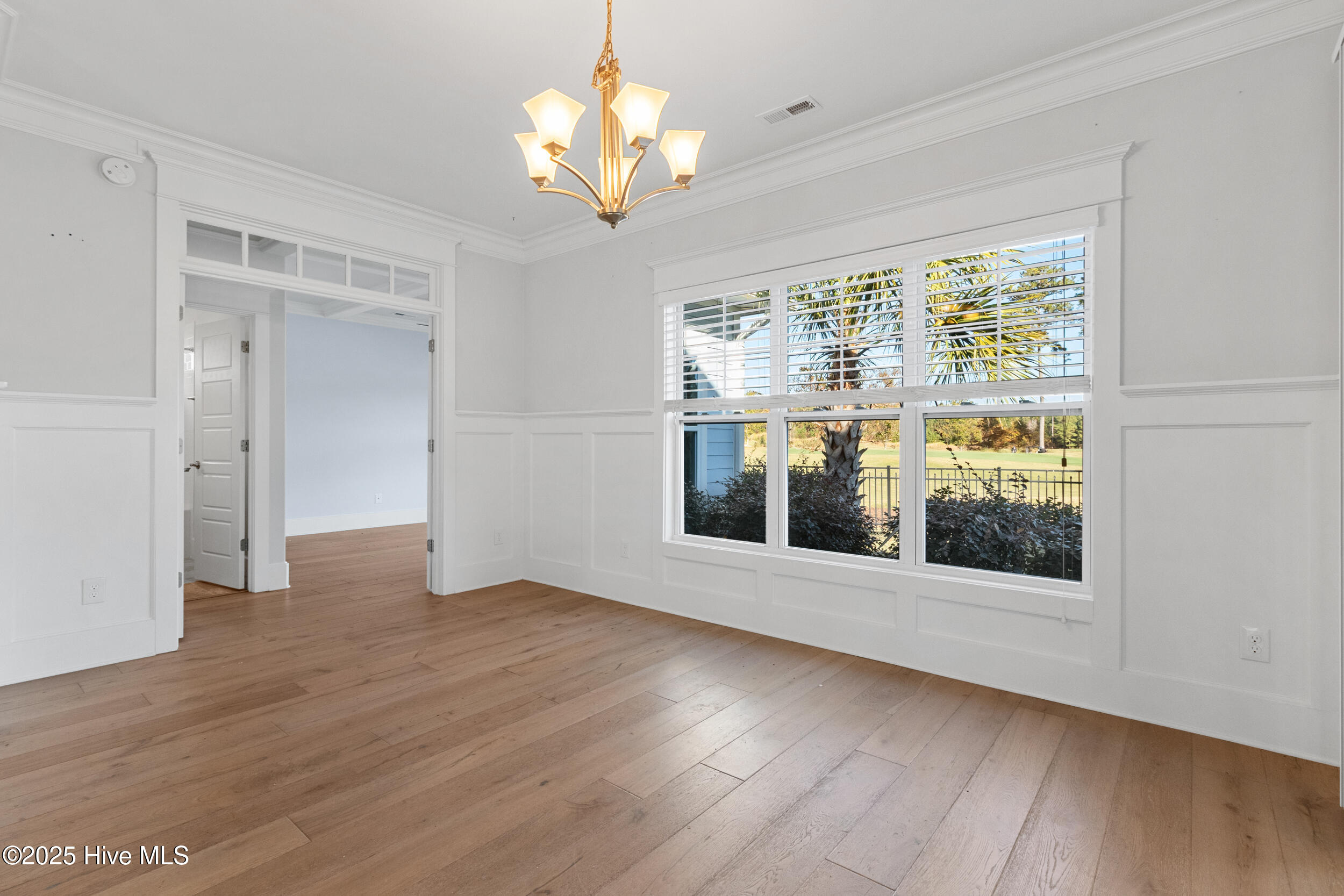 100541270 | Photo 60