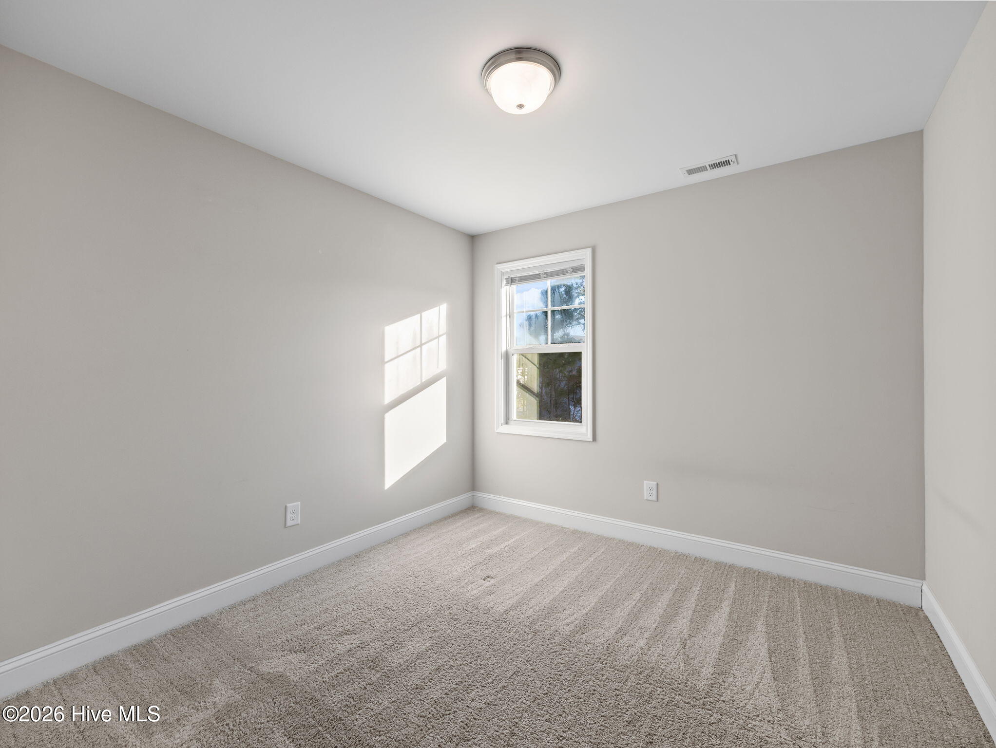 100565324 | Photo 16