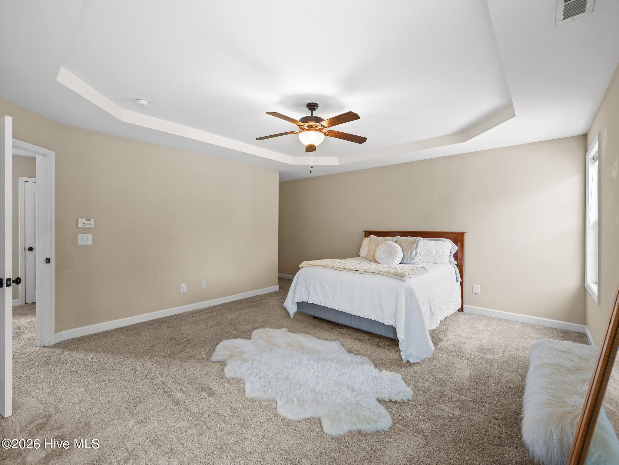 100562317 | Photo 26