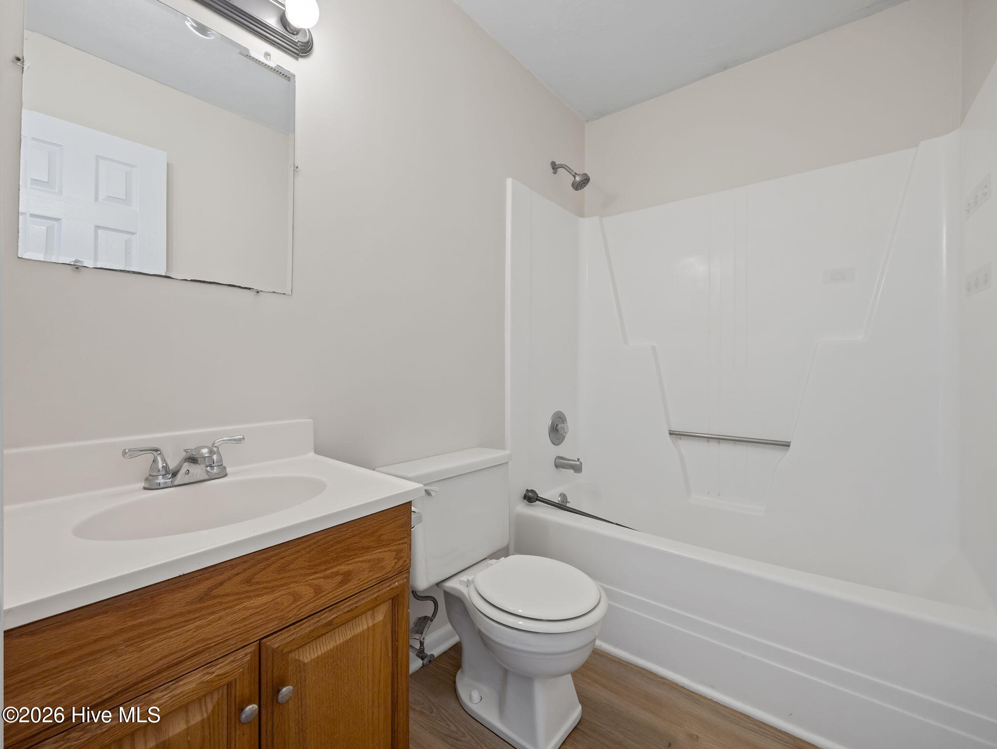 100565385 | Photo 21