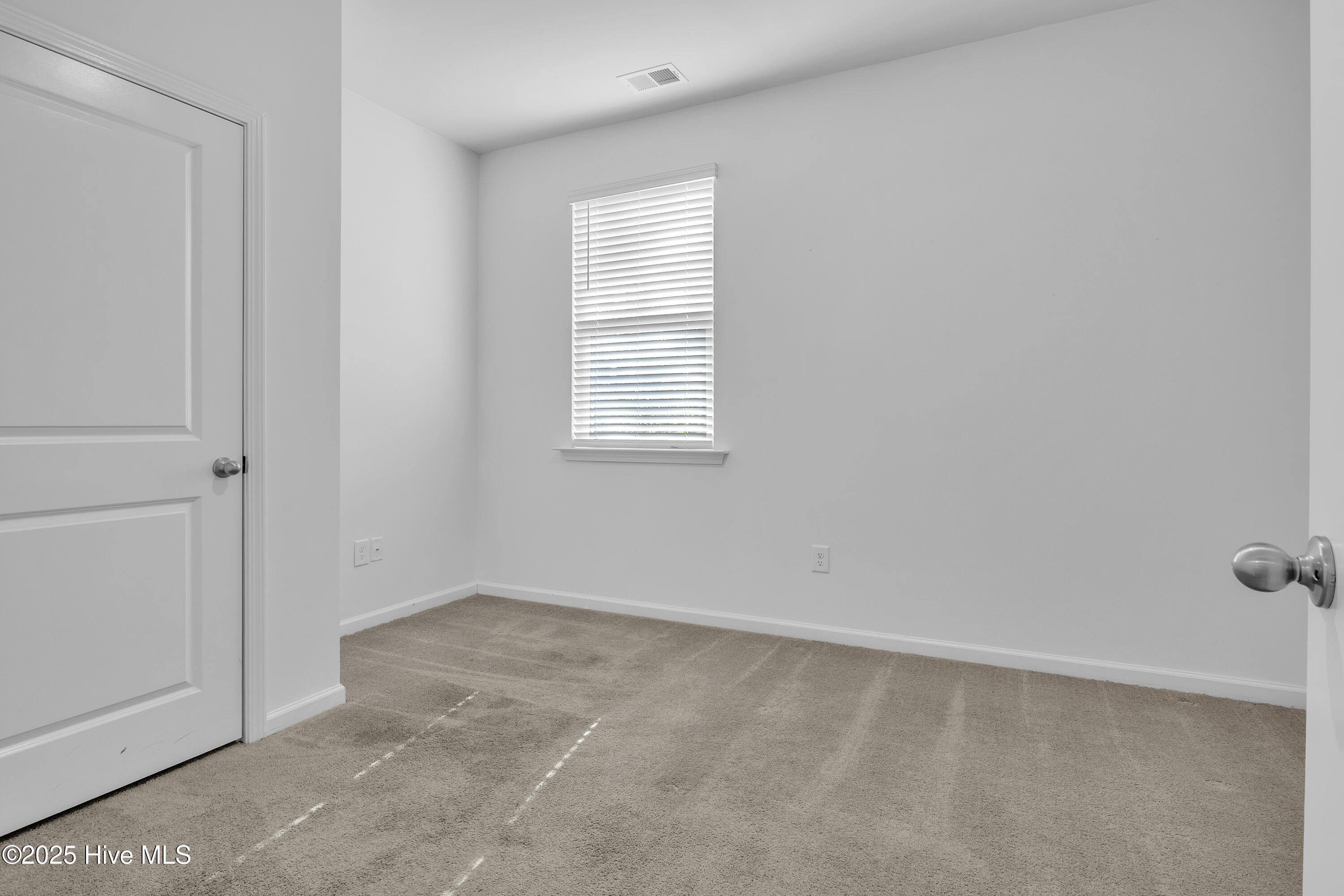 100540789 | Photo 22