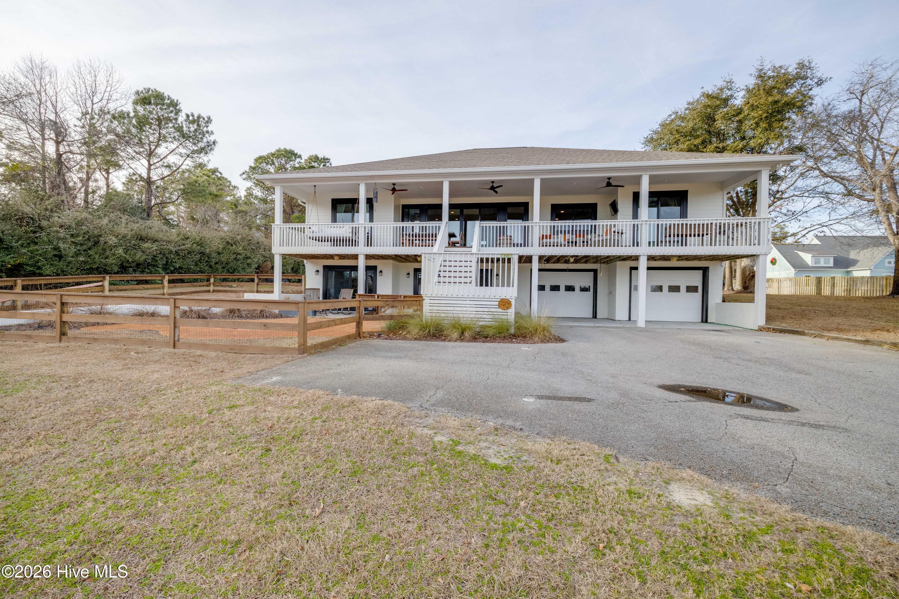 100548978 | Photo 37