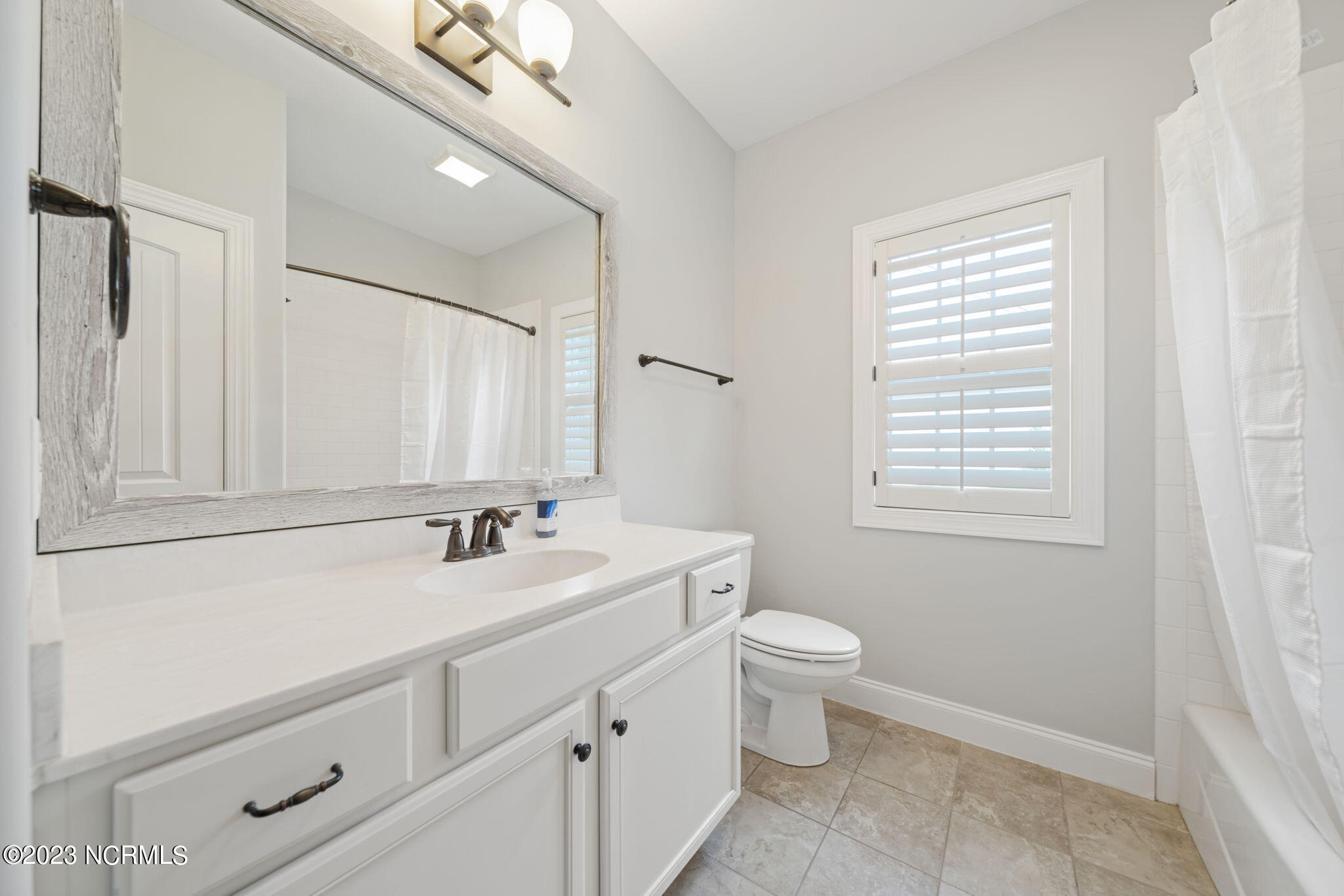 100553667 | Photo 39