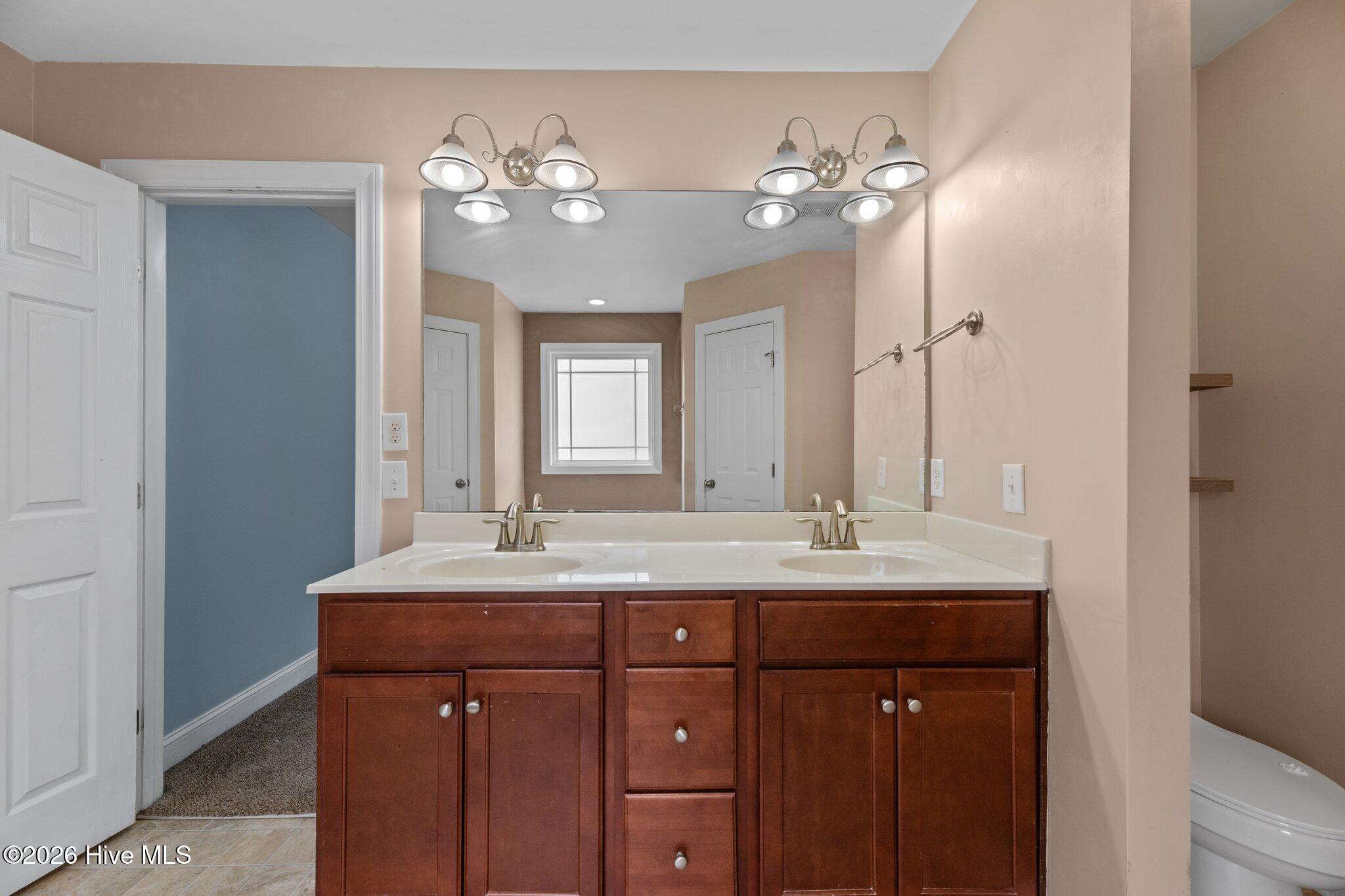 300 Hawks Bluff Drive,New Bern