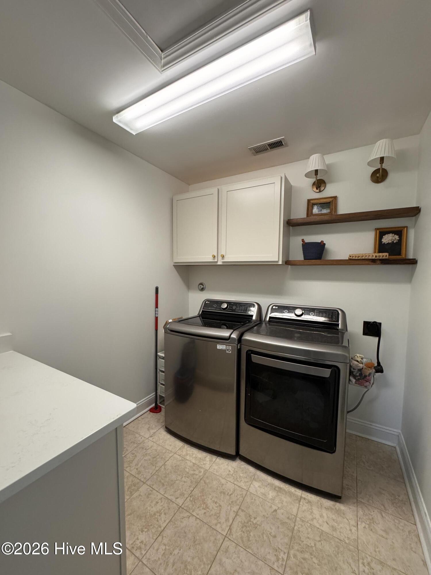 100570096 | Photo 23