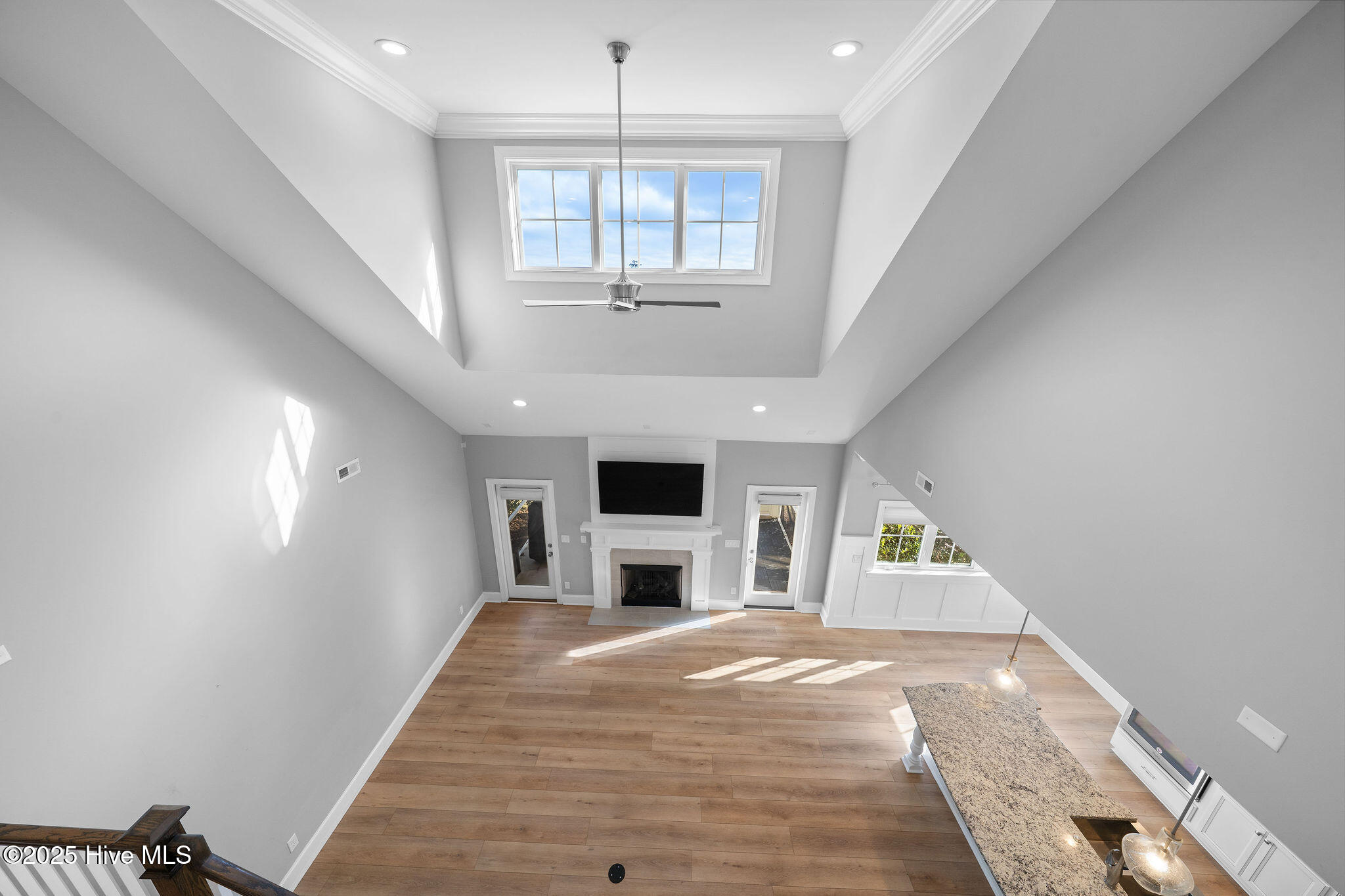 100564106 | Photo 43