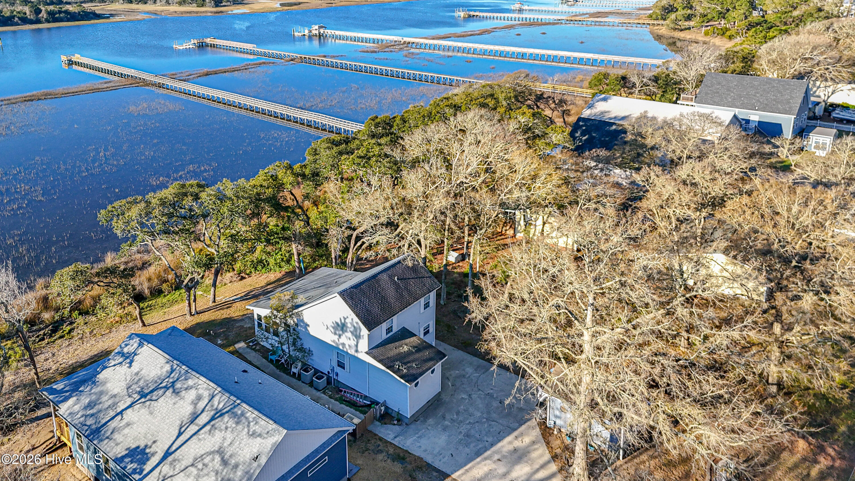 100561840 | Photo 52