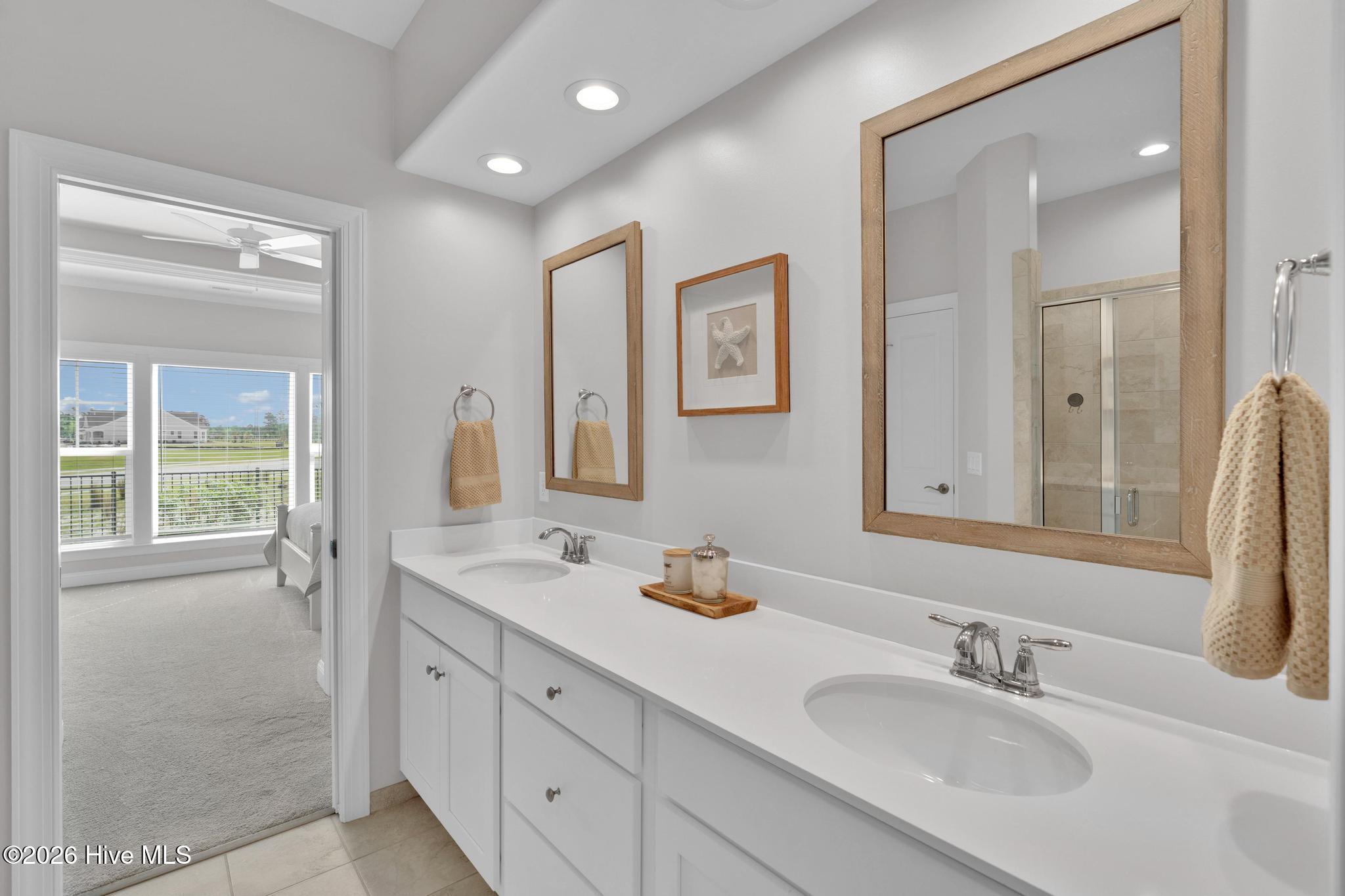 100567650 | Photo 29