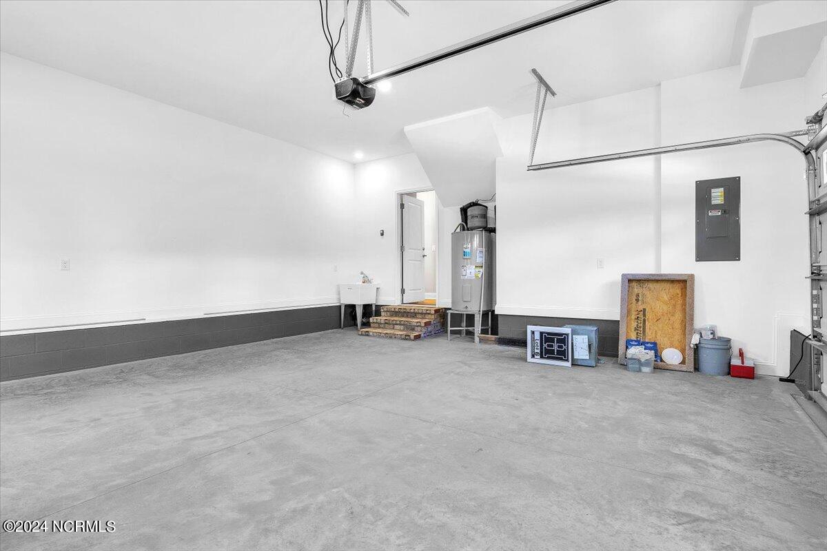 100535365 | Photo 38