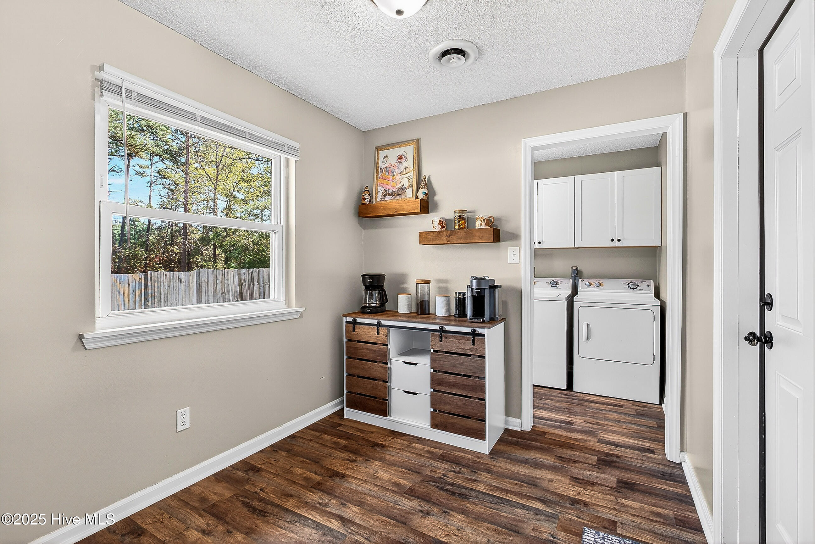 100545052 | Photo 13