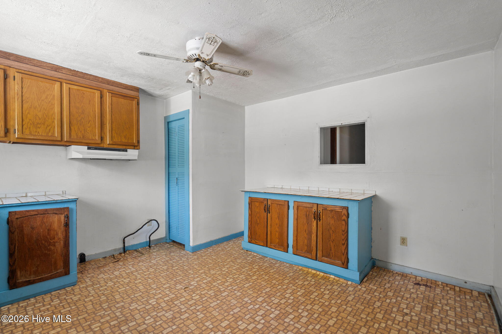 100563221 | Photo 28