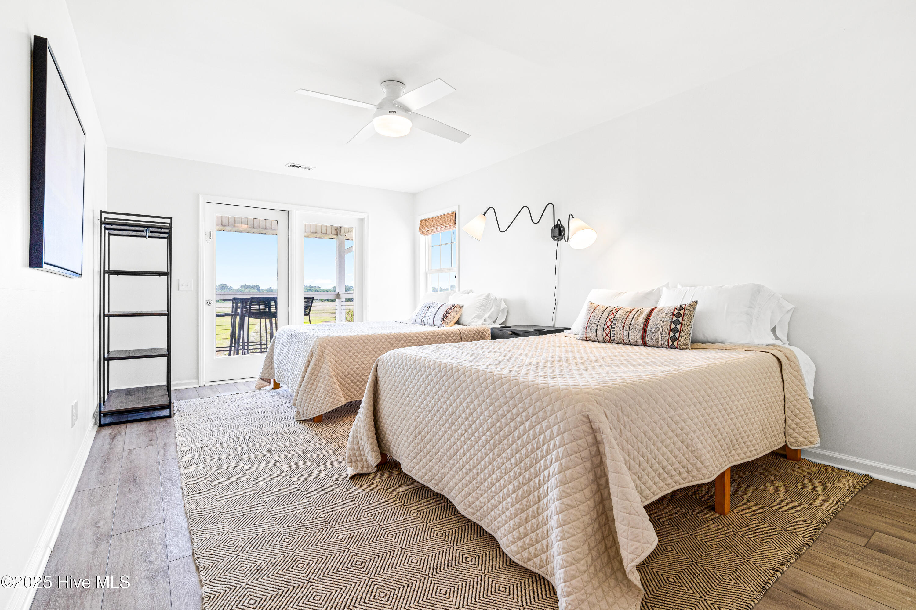 100510863 | Photo 33