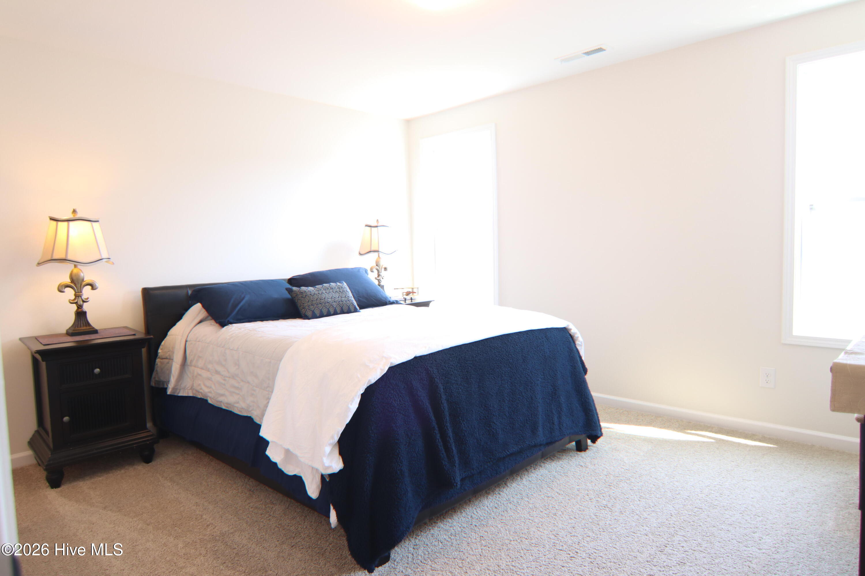 100565825 | Photo 25