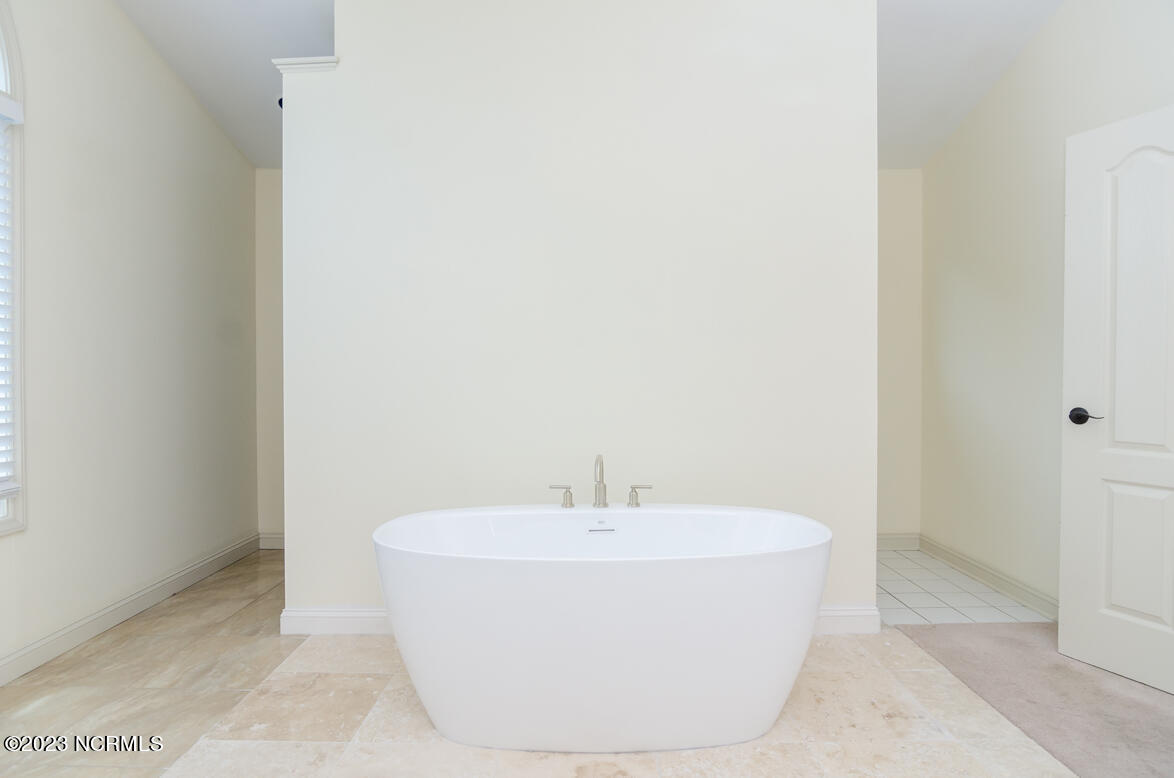 100568383 | Photo 25